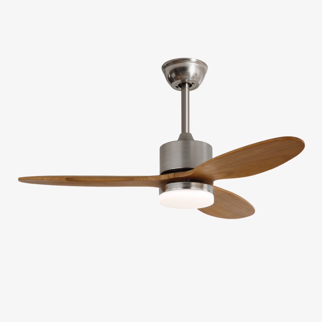 Ventilateur de plafond HushGlow avec pales en bois et LED.