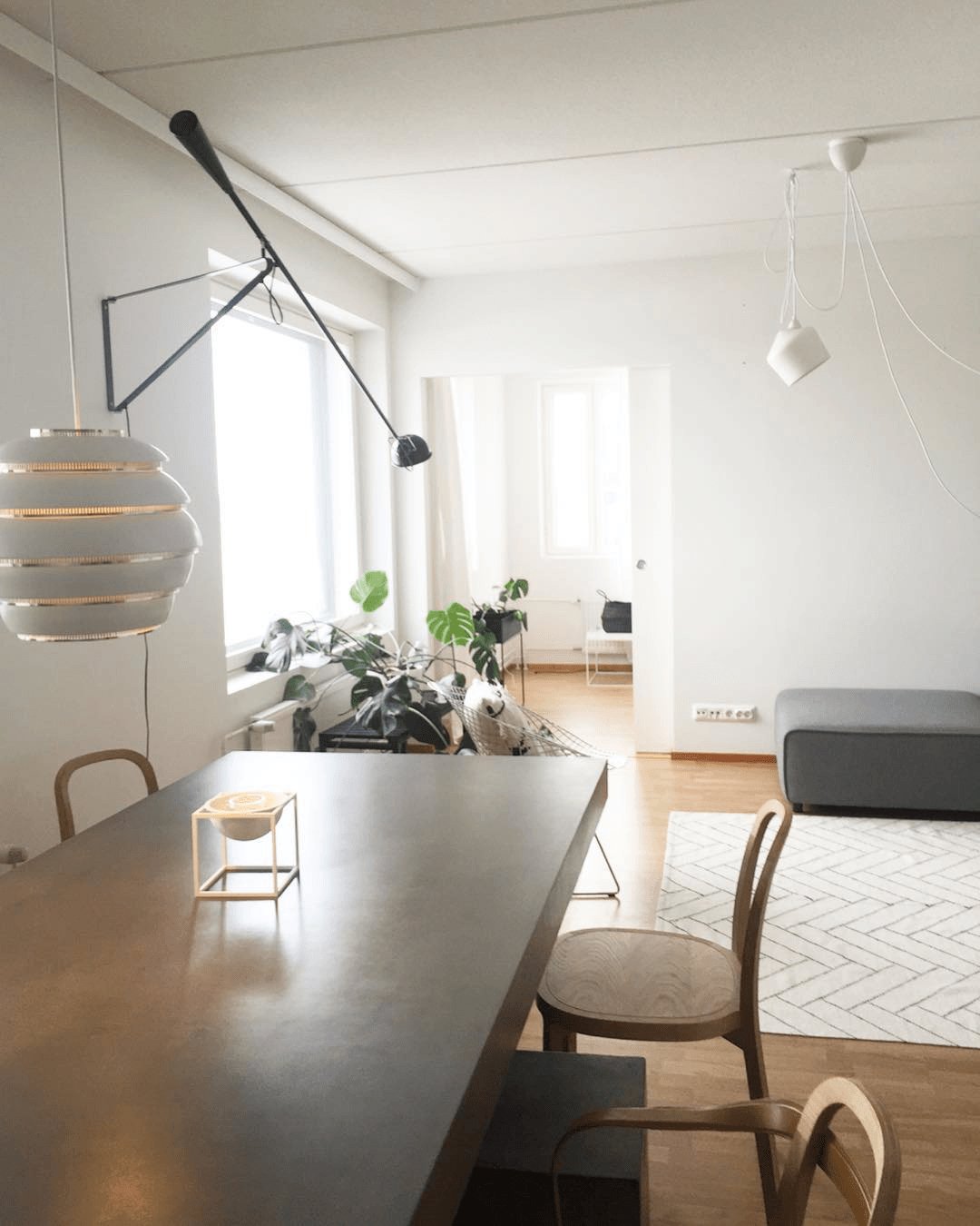 Aella Moderne Minimaliste Long Bras Applique Murale - Neutralighting