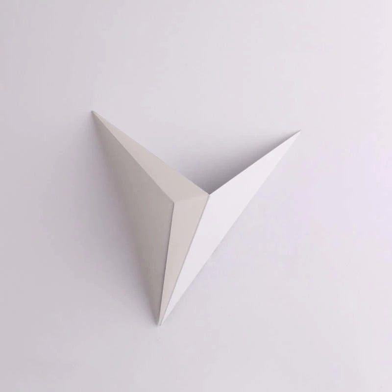 Calno Applique Murale Triangle Minimaliste Moderne Blanc/Noir/Or. Salon - Neutralighting
