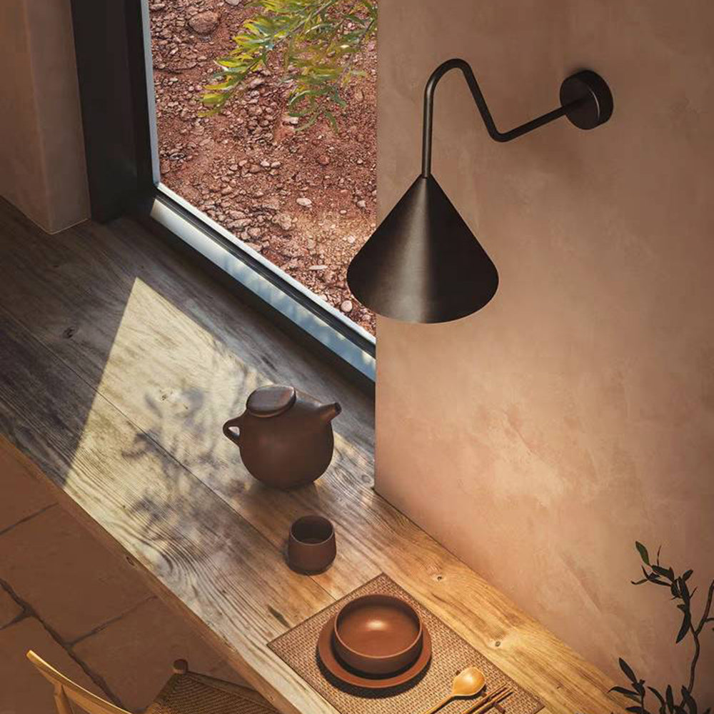 Arisha Applique Murale Moderne Minimaliste Conique Étanche, Métal, Noir/Or, Extérieur - Neutralighting