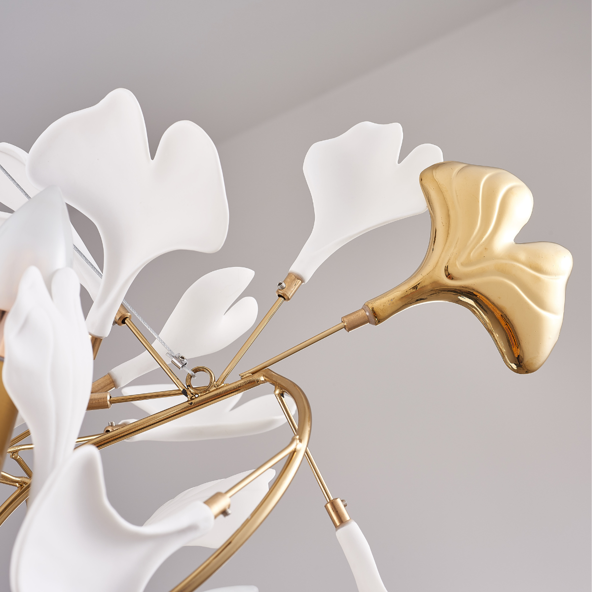 Davor Lustre Suspension Feuille Artistic Design. Métal/Céramique. Blanc. Salon - Neutralighting