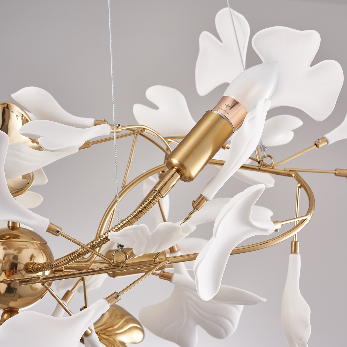 Davor Lustre Suspension Feuille Artistic Design. Métal/Céramique. Blanc. Salon - Neutralighting