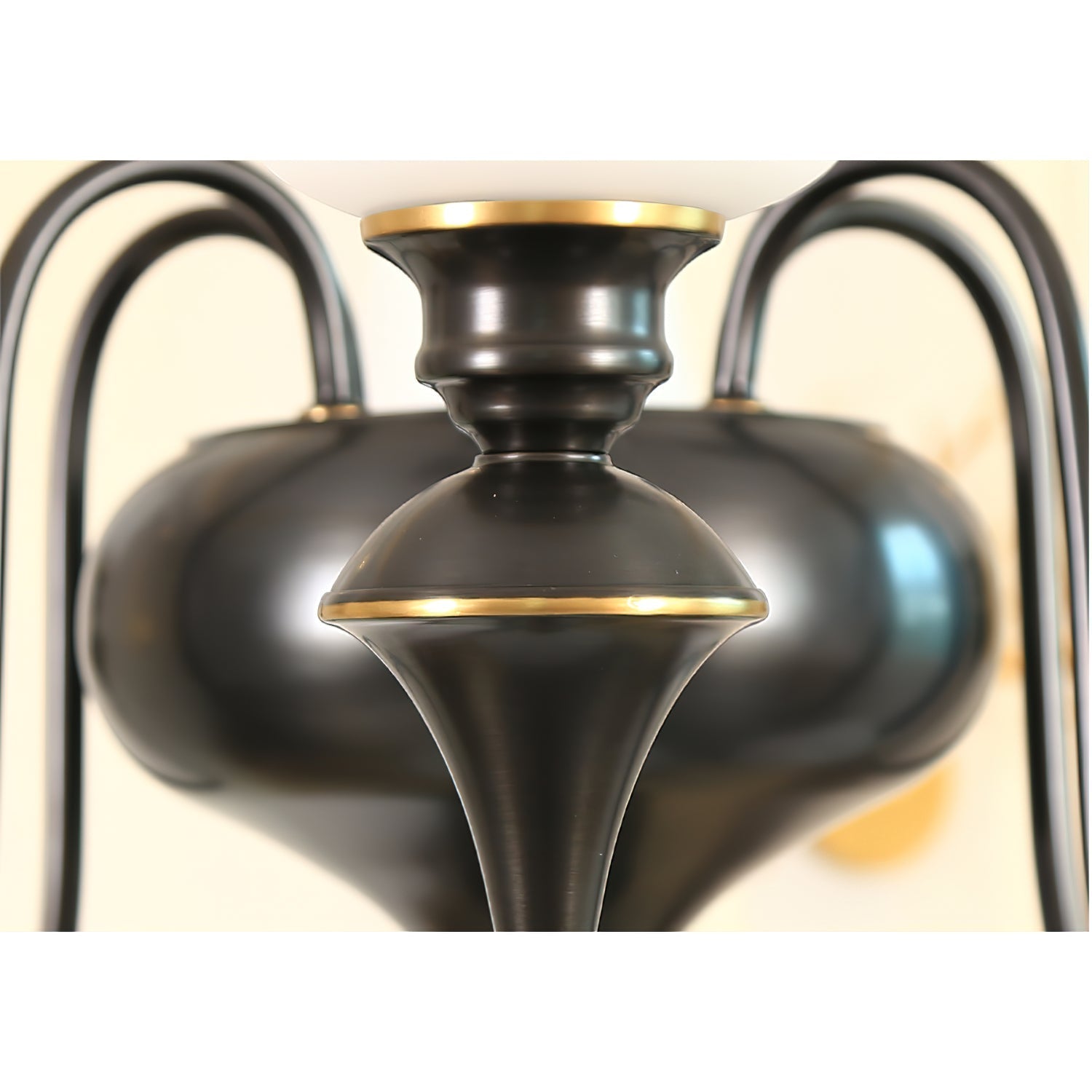 Abrahamson Lustre Traditionnel À Niveaux Abat-jour Laiton Verre - Neutralighting