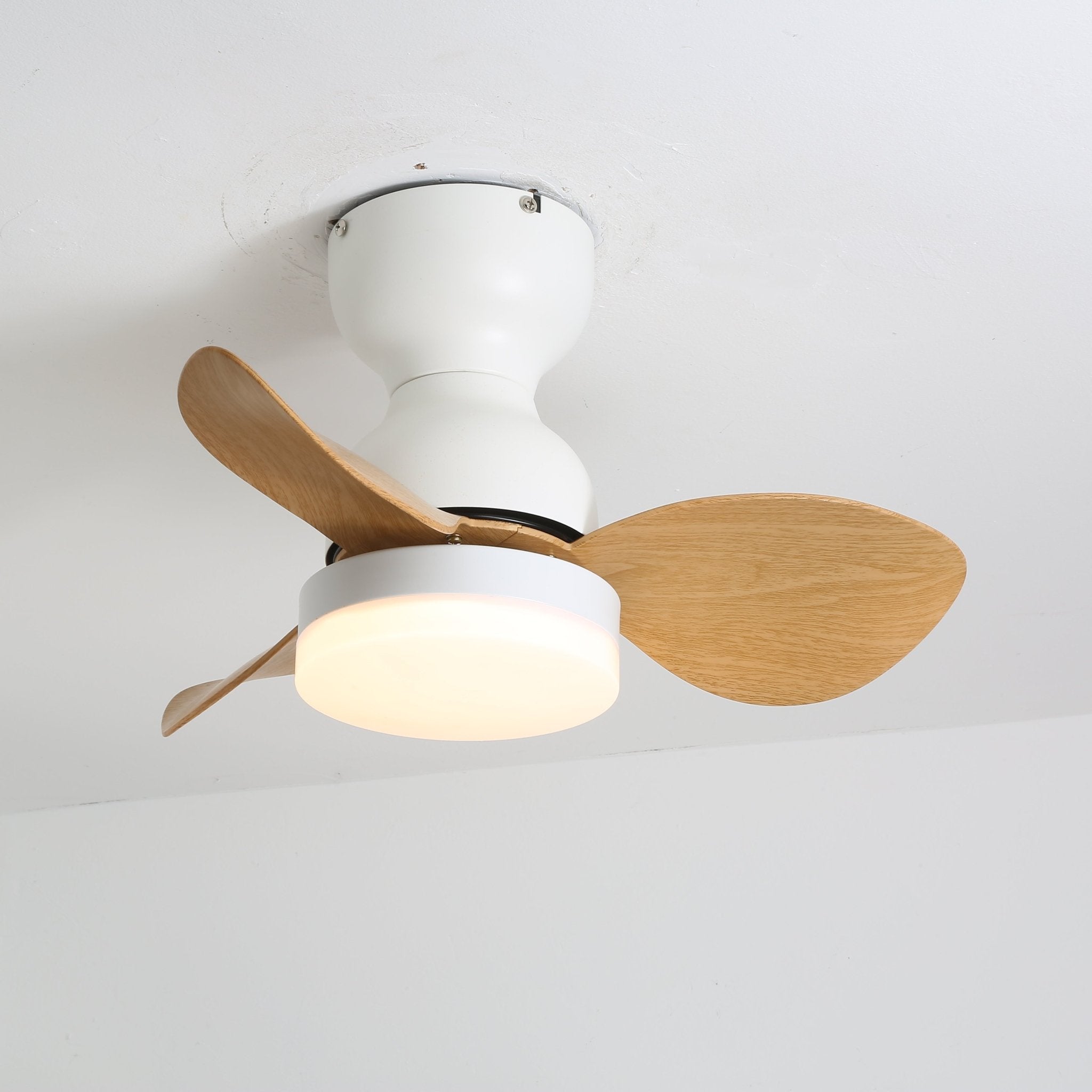 Plafonnier ventilateur Silas dans un intérieur moderne