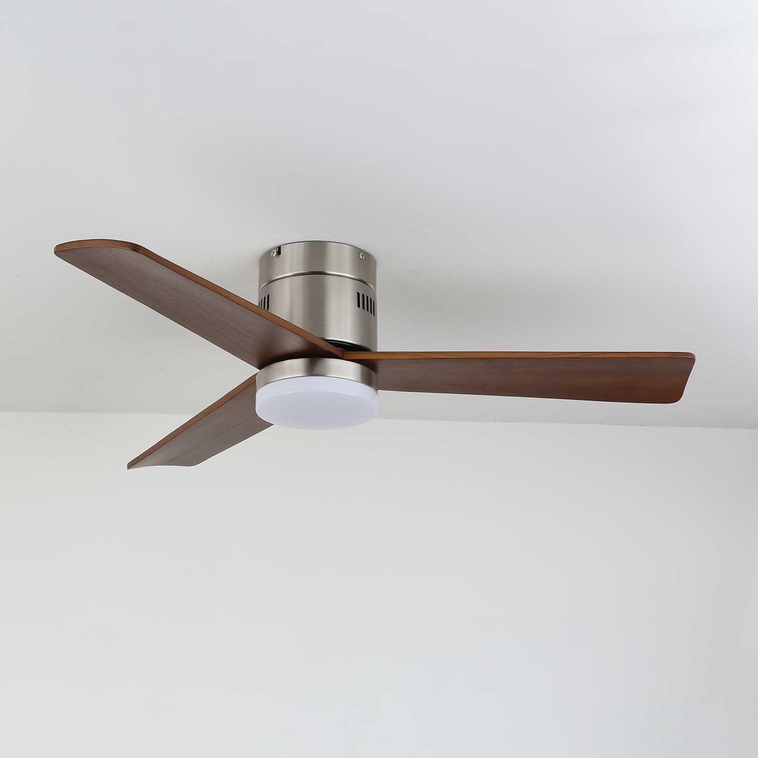 Ventilateur de plafond lumineux Eris minimaliste en bois, installation câblée
