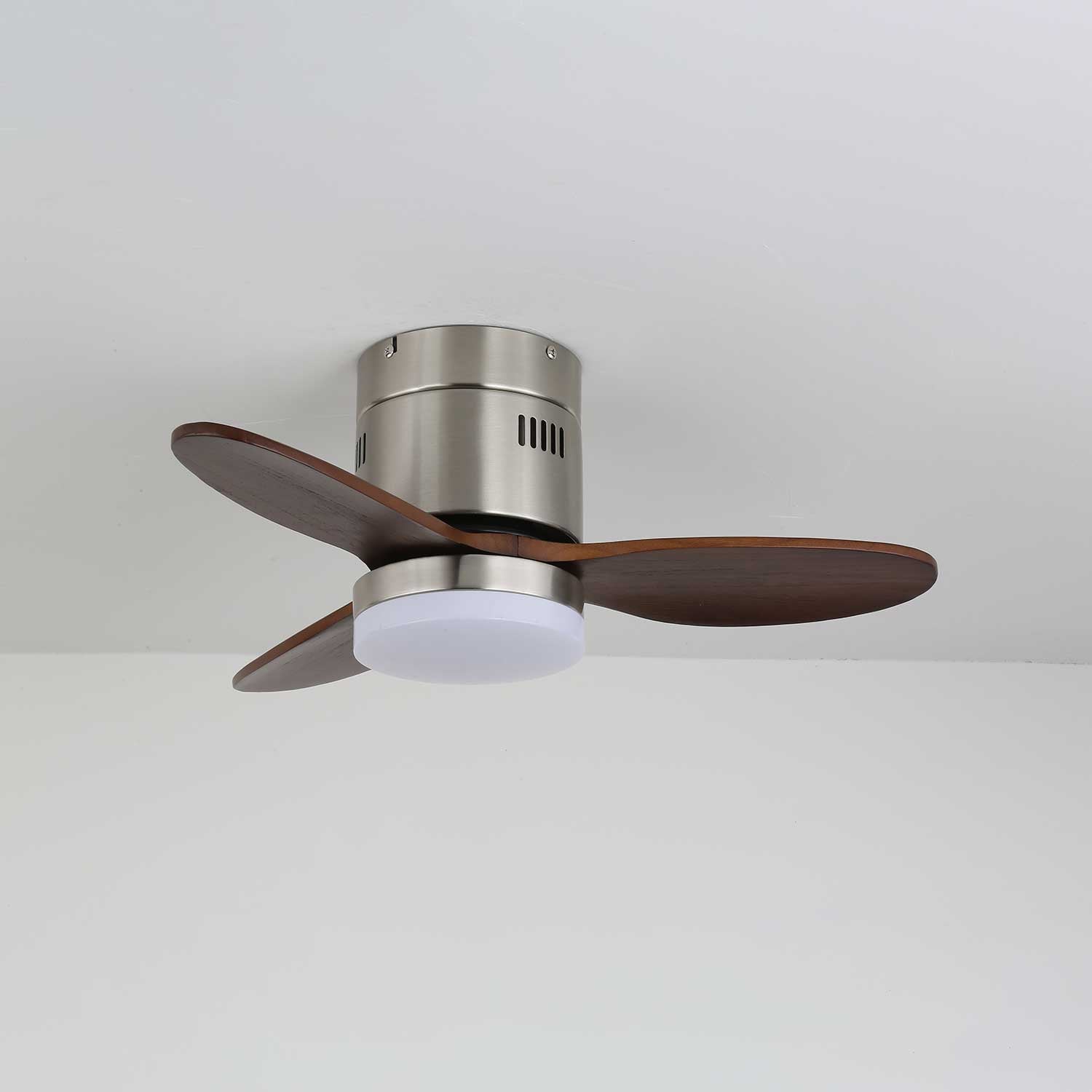 Ventilateur de plafond lumineux Eris minimaliste finition Noir