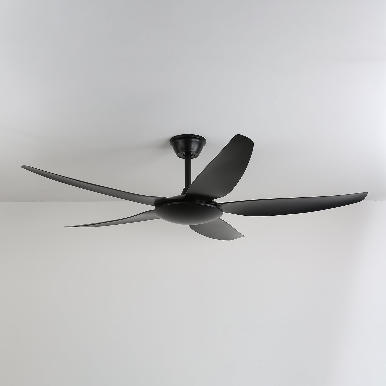 Détail de la télécommande à 6 vitesses pour le ventilateur de plafond Onyxa