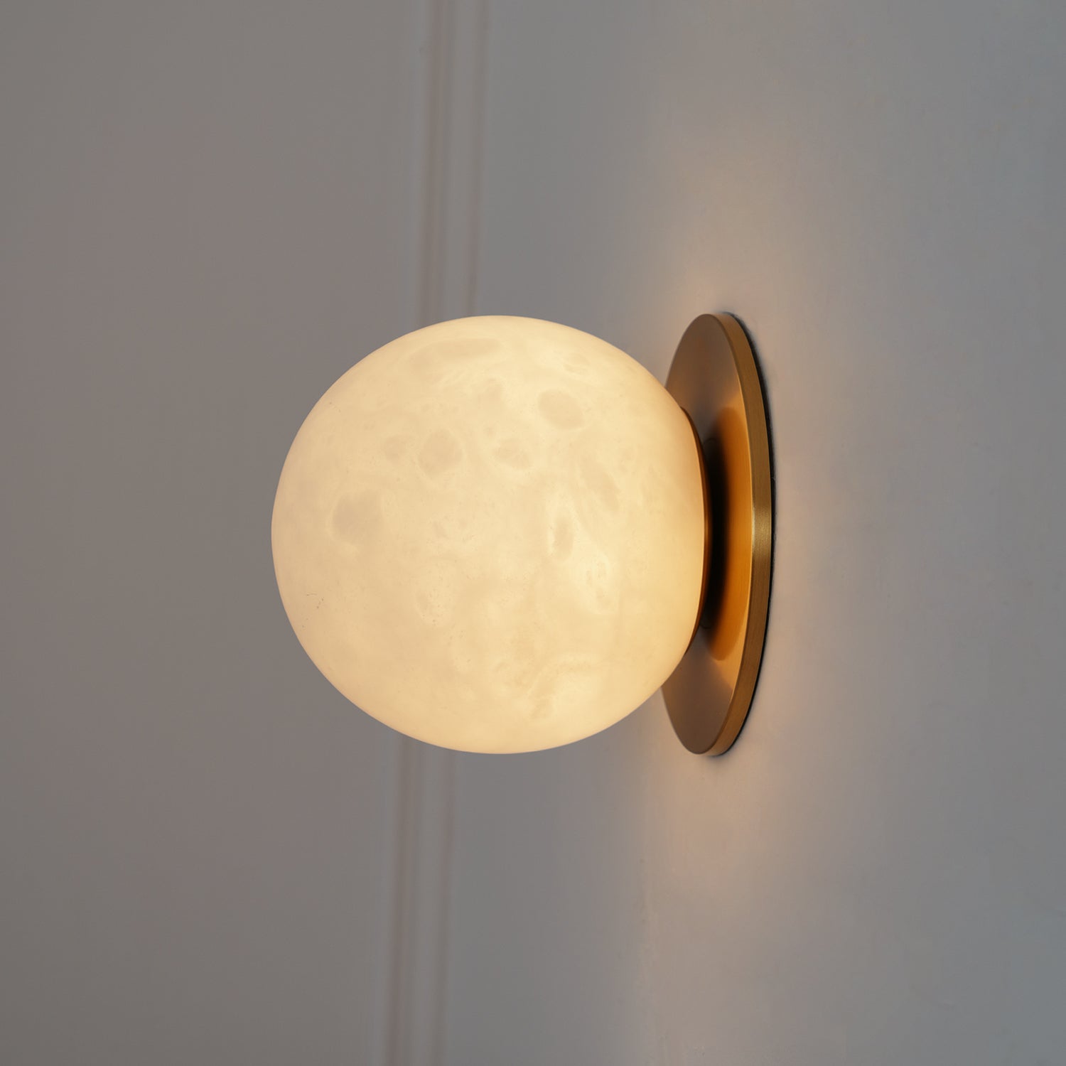 Lynq Applique Murale Mini Orbe en Albâtre