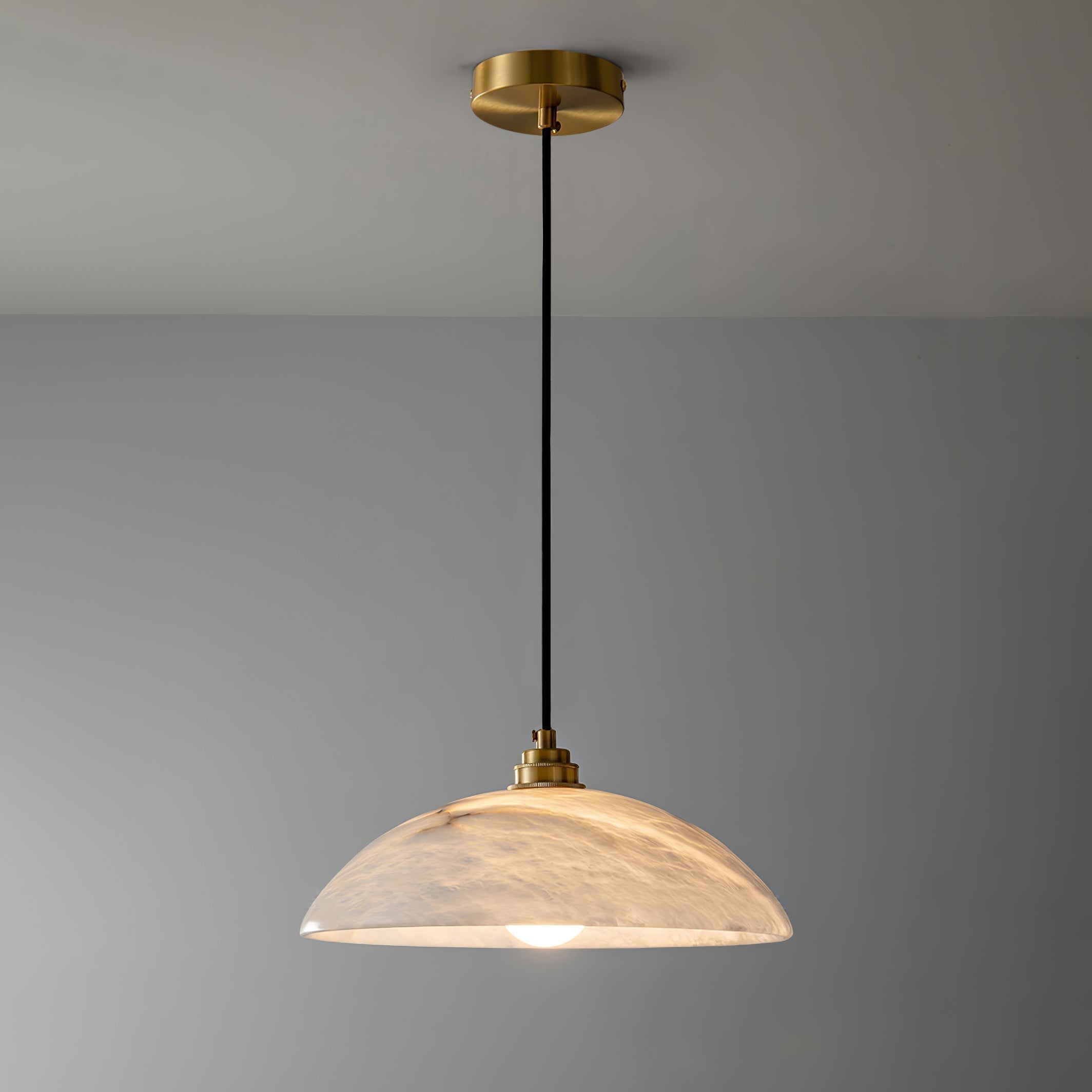 Delin Suspension Dôme en Albâtre & Laiton