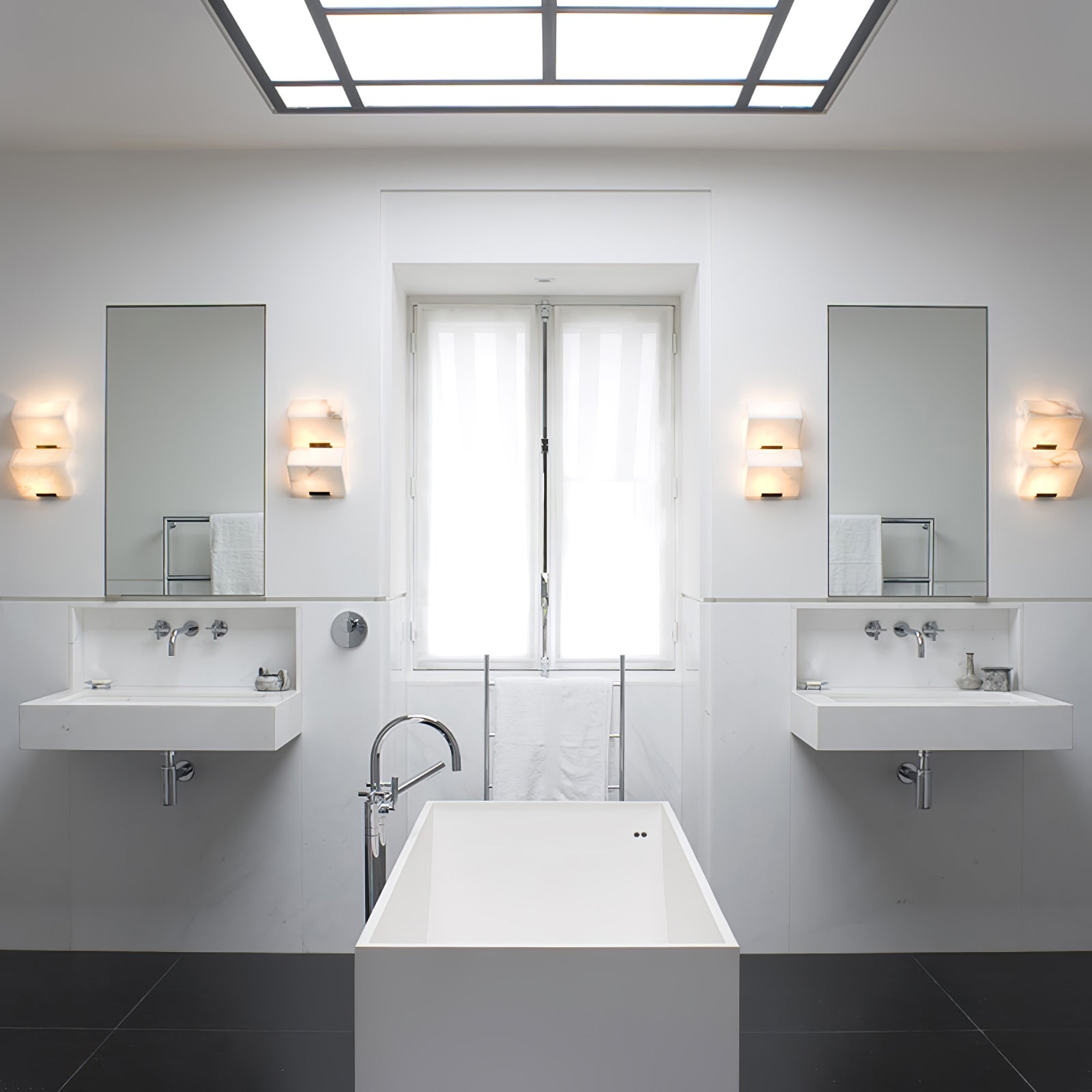 Dione Alabaster Wall Lamp - Neutralighting