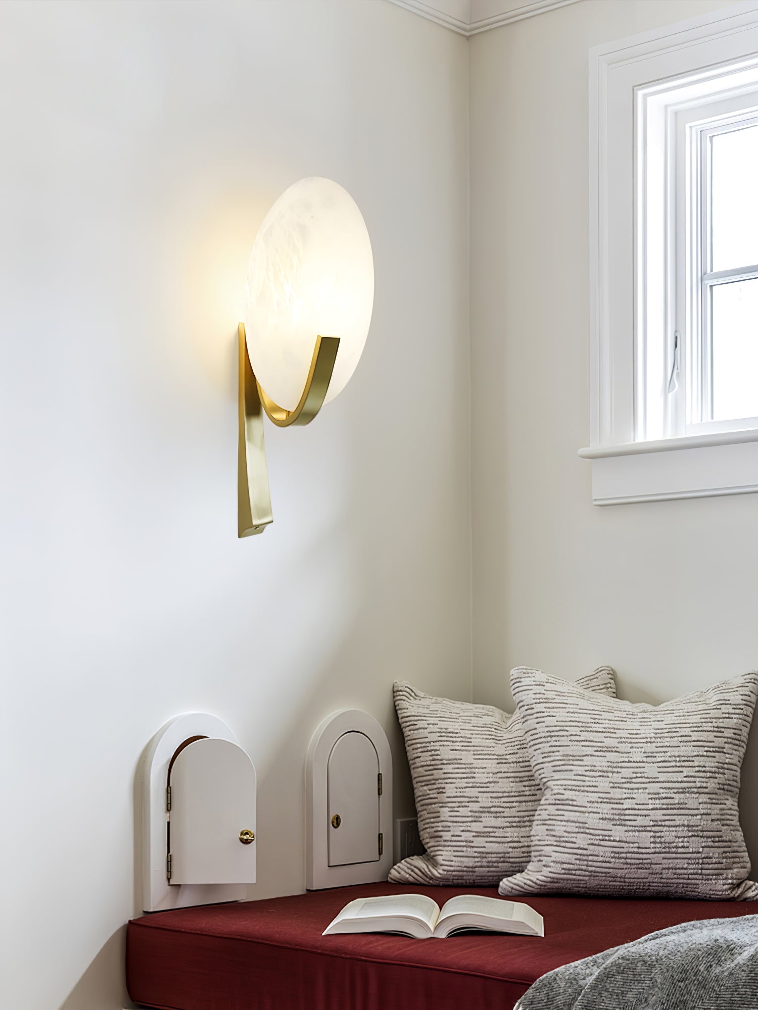 Althea Minimalist Alabaster Wall Lamp - Neutralighting