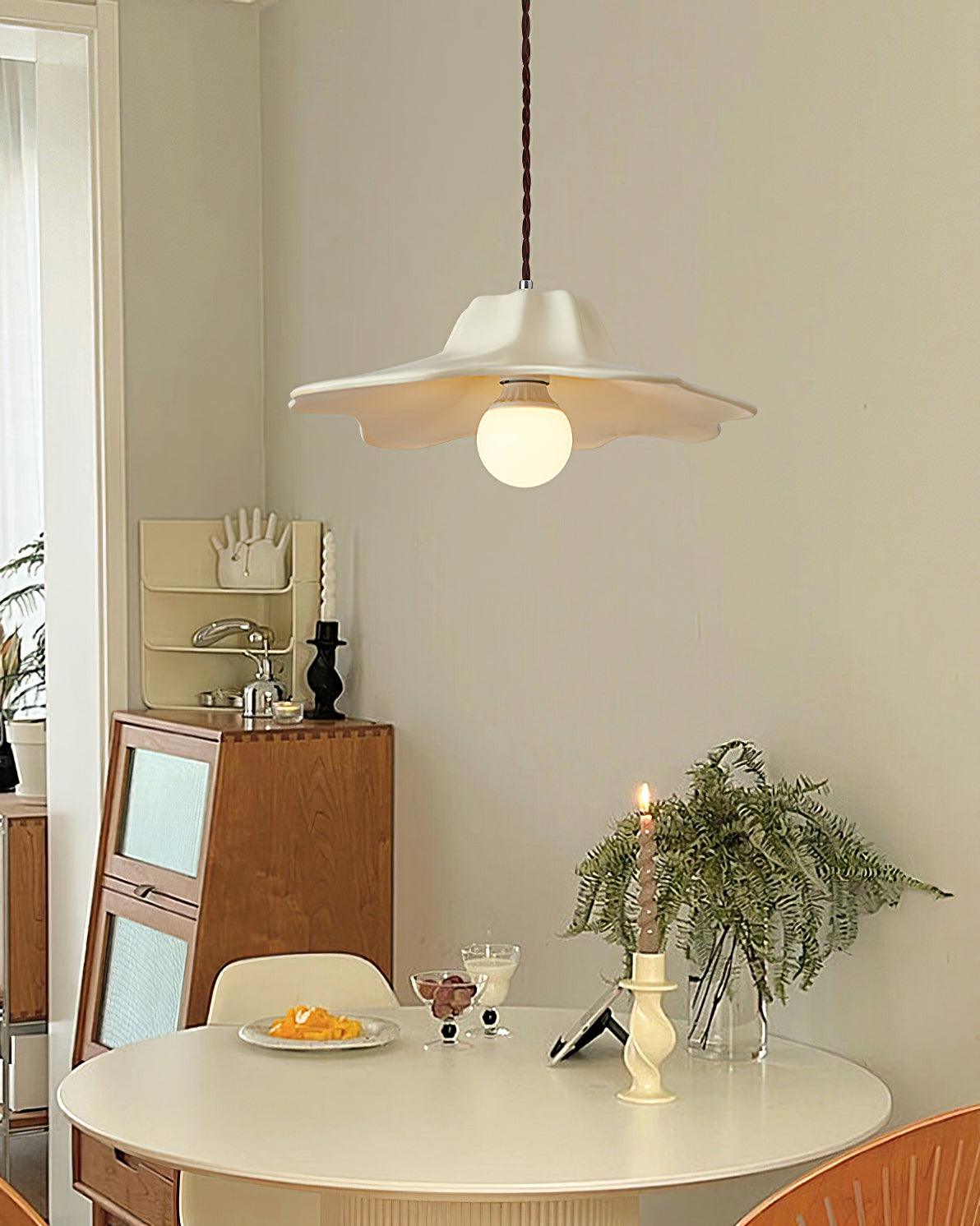 Nyrosis Lampe suspendue confortable en résine - Neutralighting