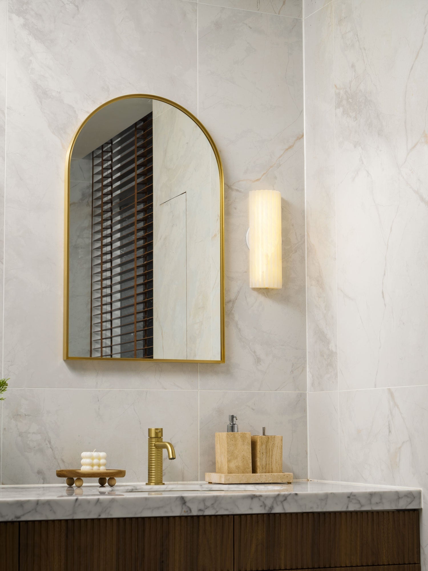 Orcarion Alabaster Wall Lamp - Letslighting