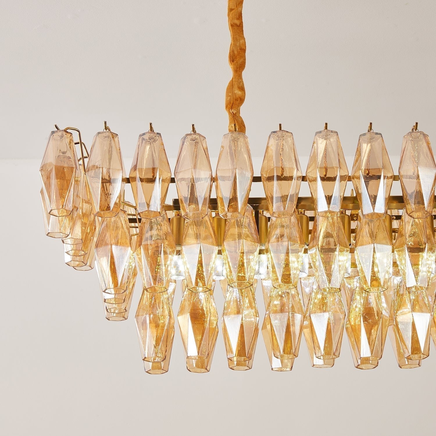 Aurora Chandelier Rectangulaire en Verre Prism Ambre Superposé - Neutralighting