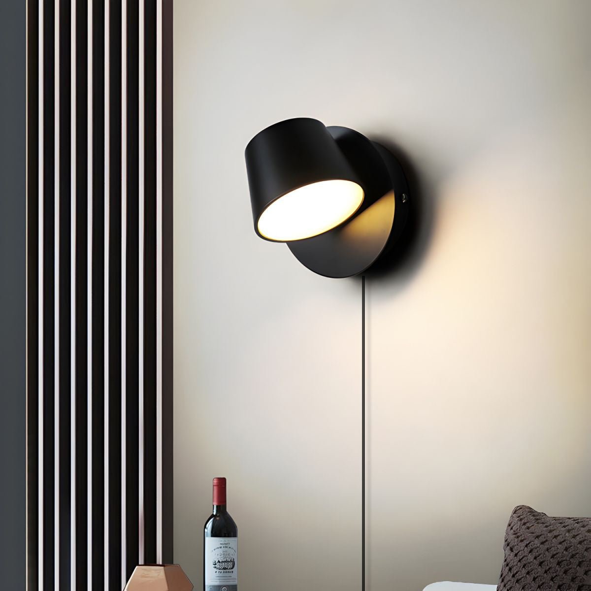 Aurlaeir Adjustable Plug-in Wall Lamp - Neutralighting