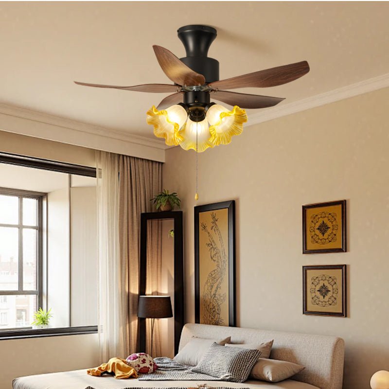 Vue détaillée du plafonnier ventilateur Florence Fleur