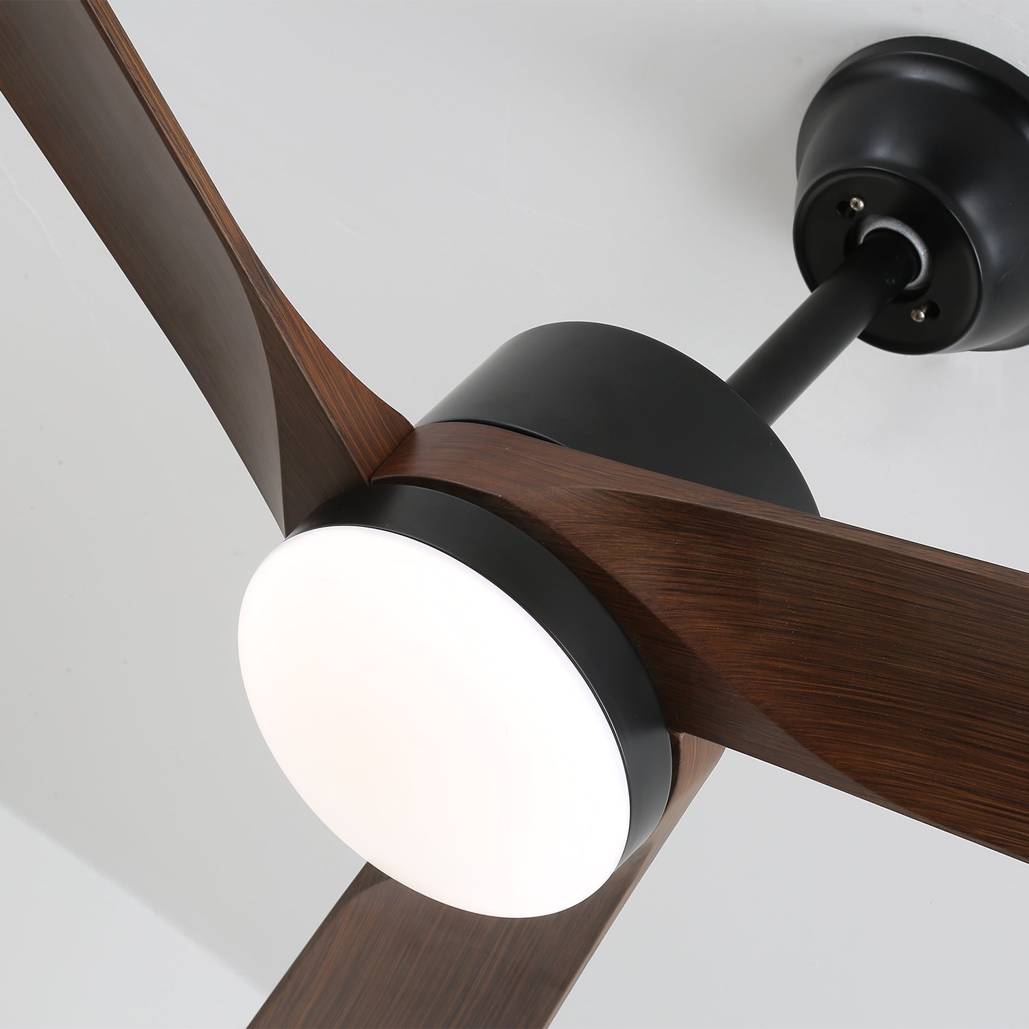 Ventilateur de plafond moderne en bois Evraeis avec télécommande