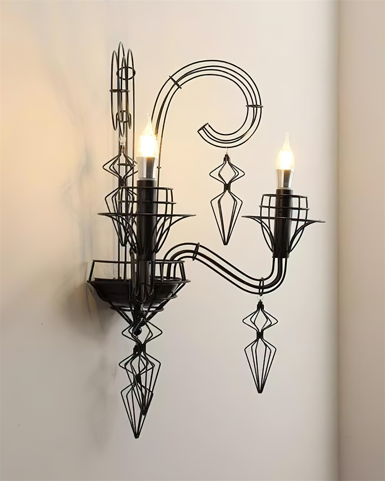 Baroque Applique Murale Sculpturale en Fil - Neutralighting