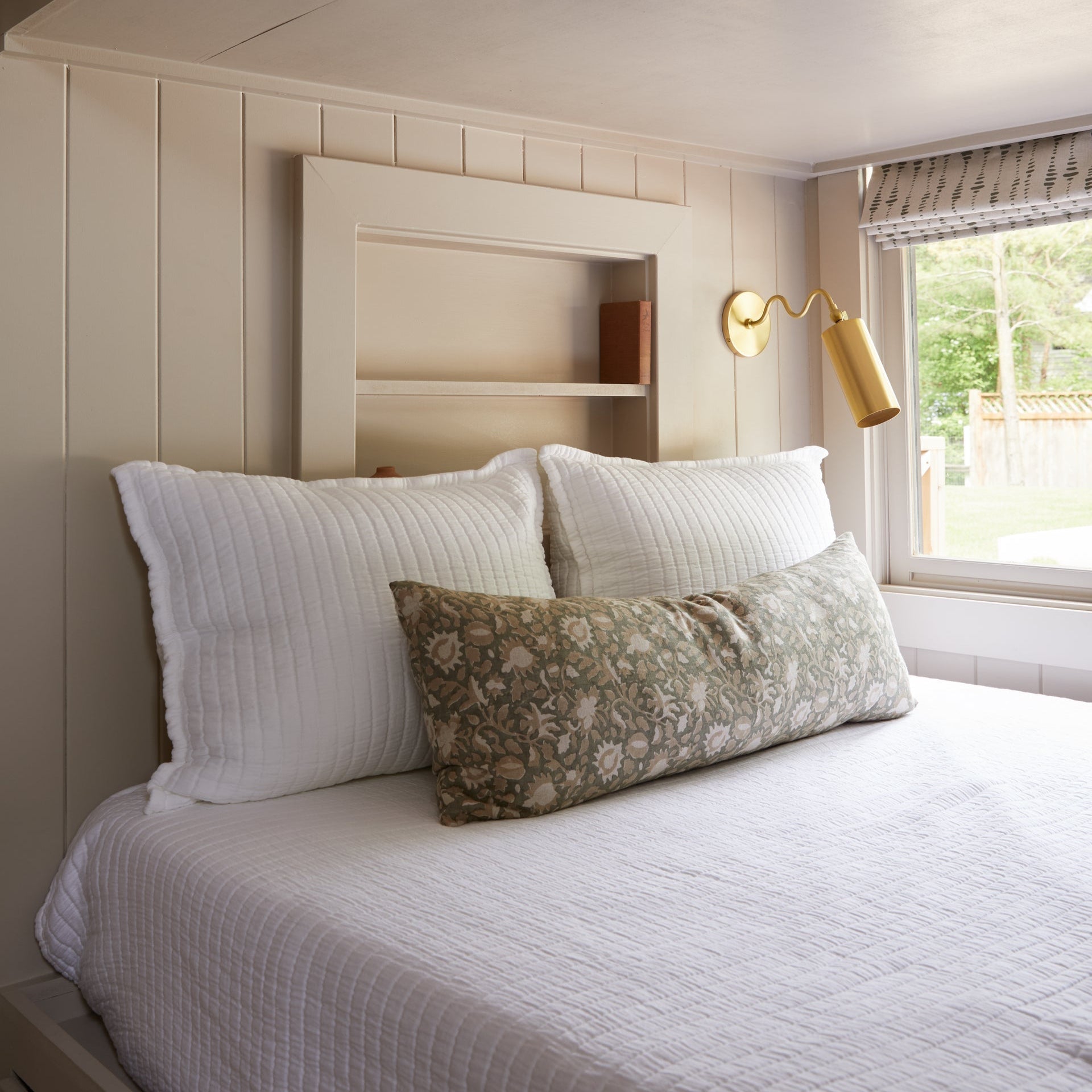 Vatnuvyu Moderne Minimaliste Tissu Métal Applique Murale - Neutralighting