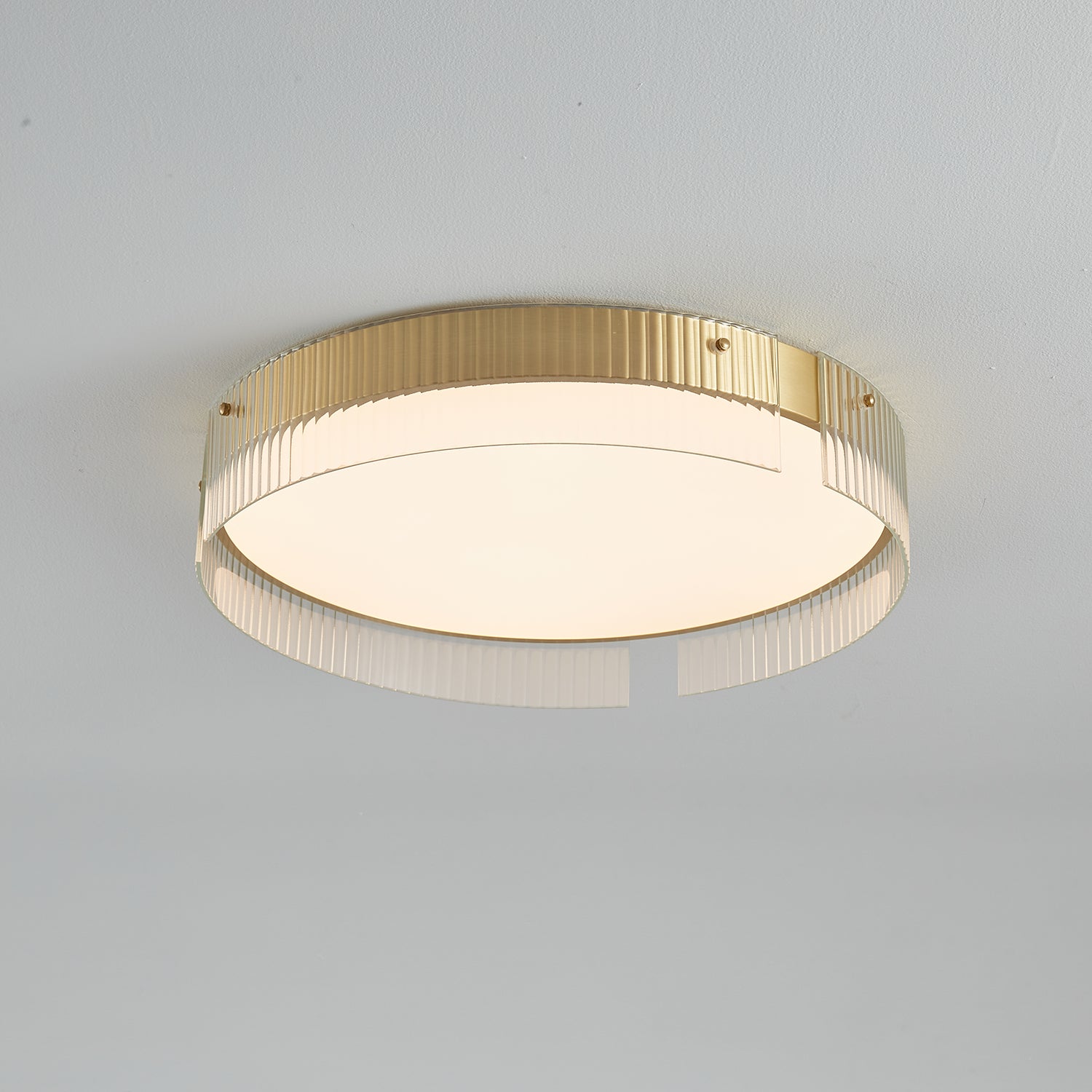 Ovenaris Plafonnier Minimaliste en Laiton - Neutralighting