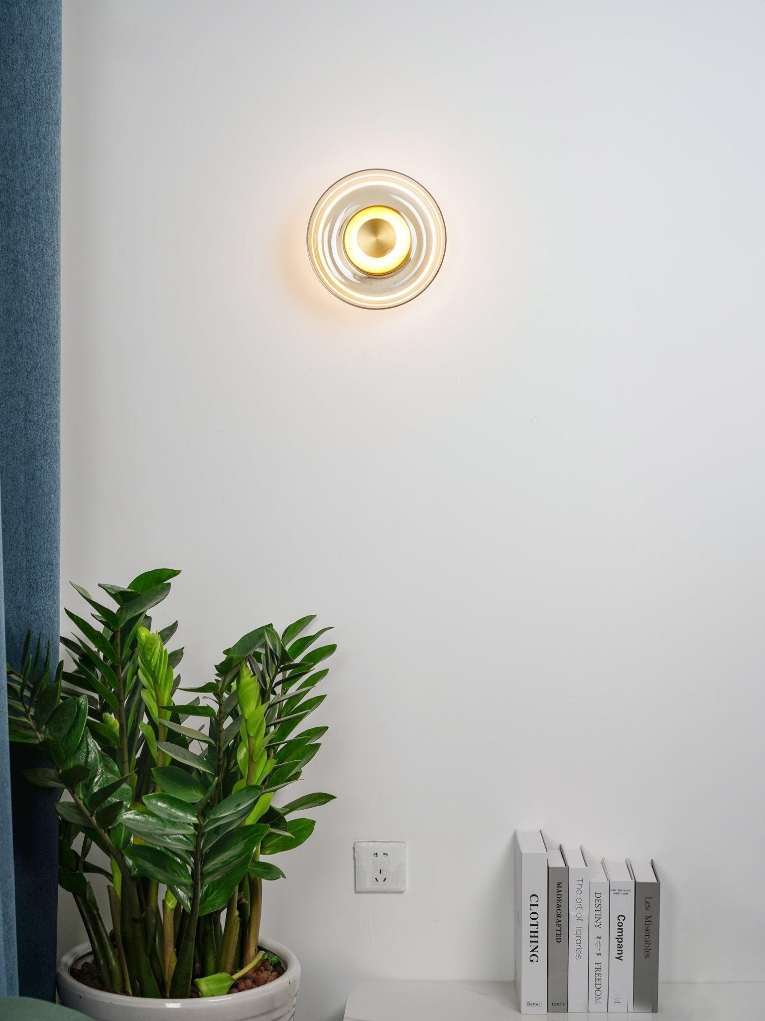 Crux Applique Murale Moderne Minimaliste en Laiton - Neutralighting