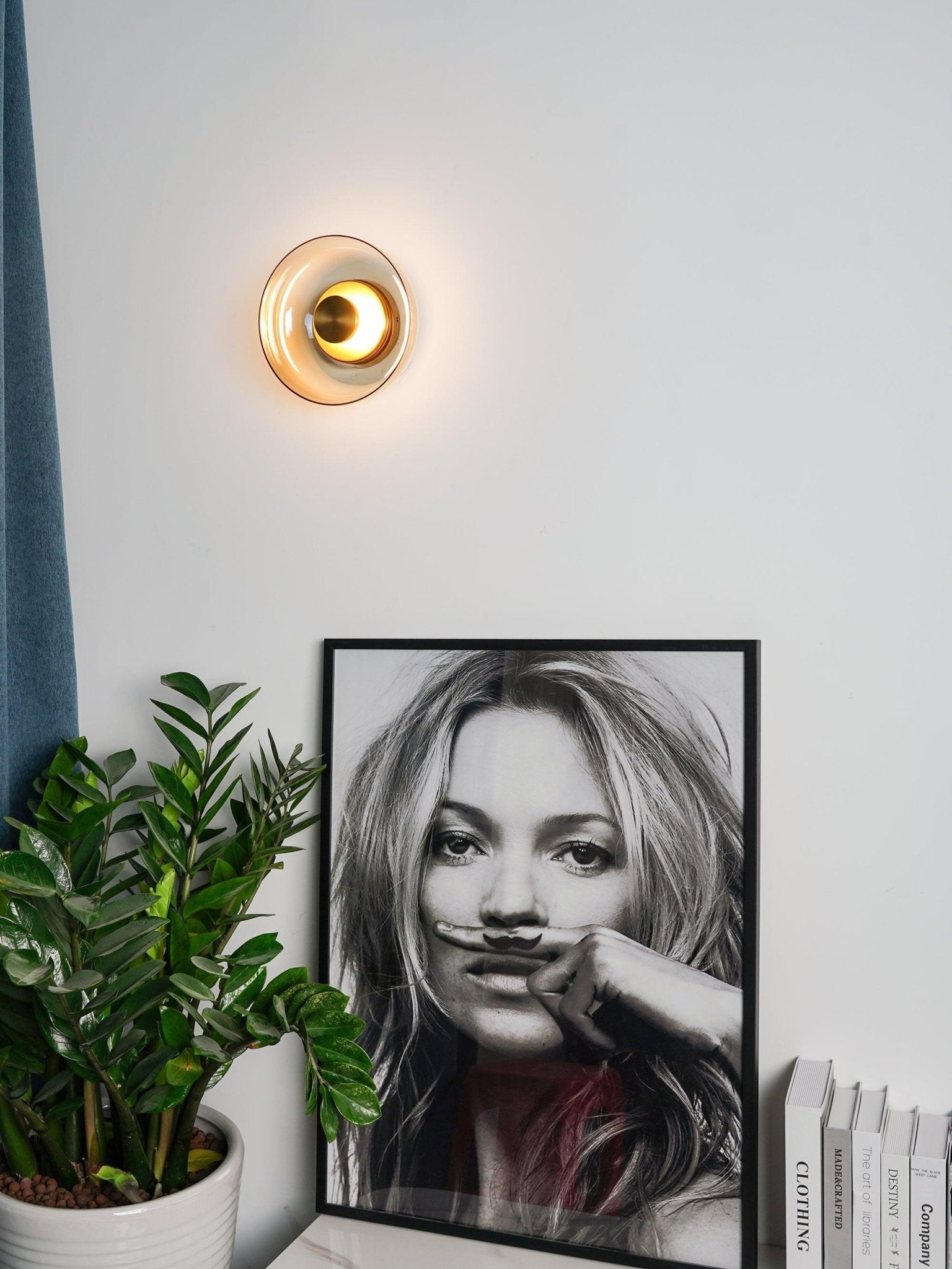 Crux Applique Murale Moderne Minimaliste en Laiton - Neutralighting