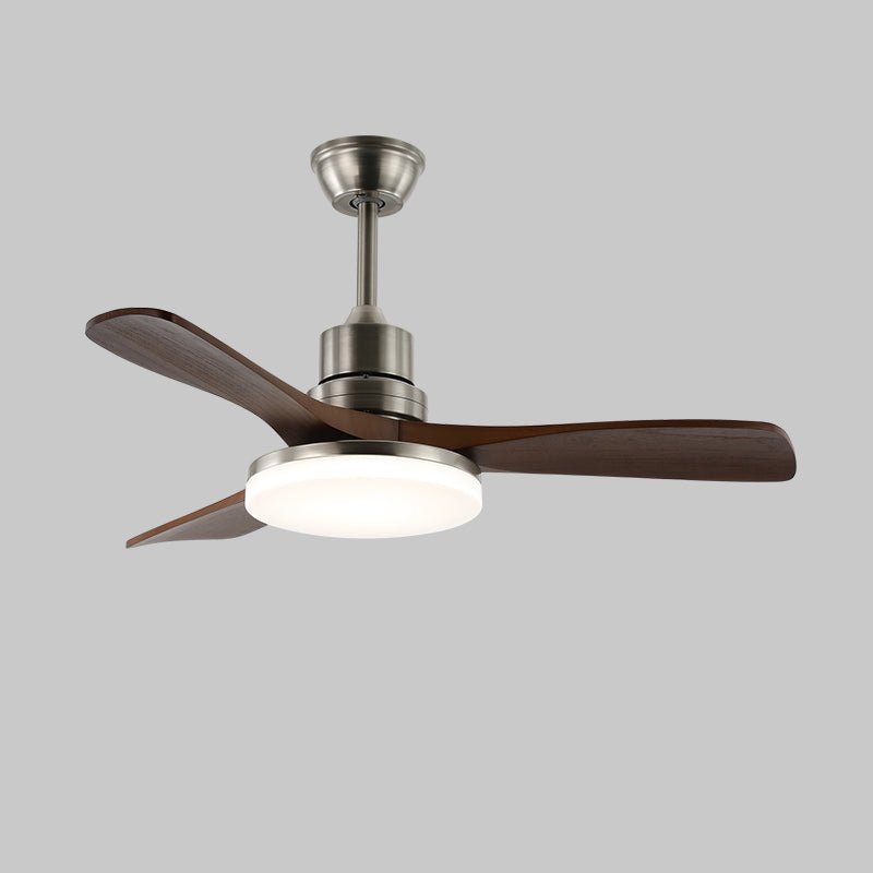 Ventilateur de plafond moderne Kaelen en bois sous un angle différent