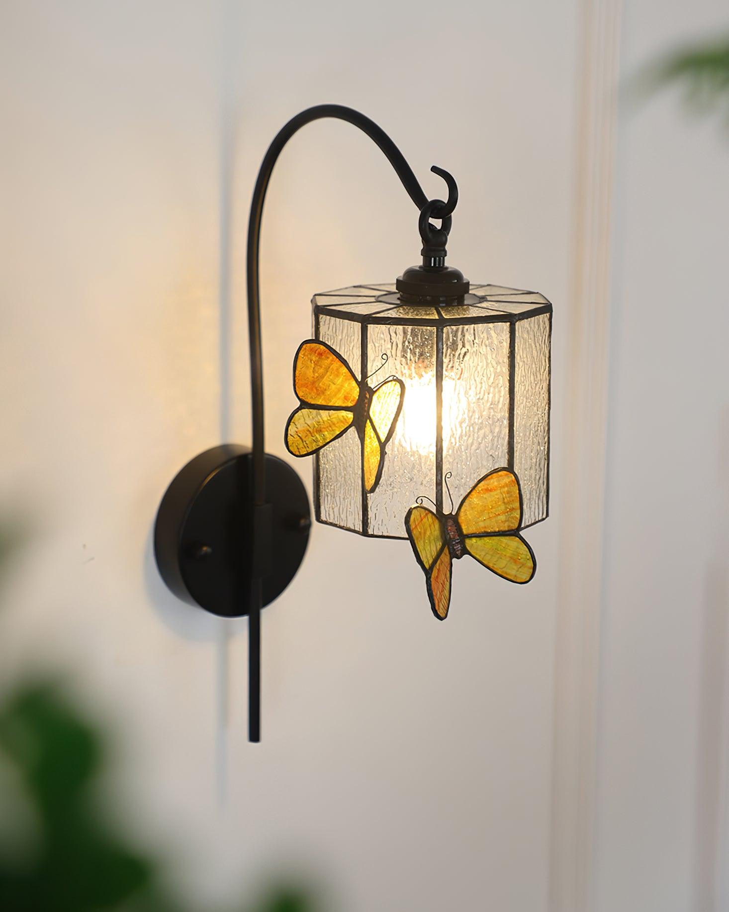Tiffany Applique Murale Abat-jour en Verre Papillon Rose Jaune Art - Neutralighting