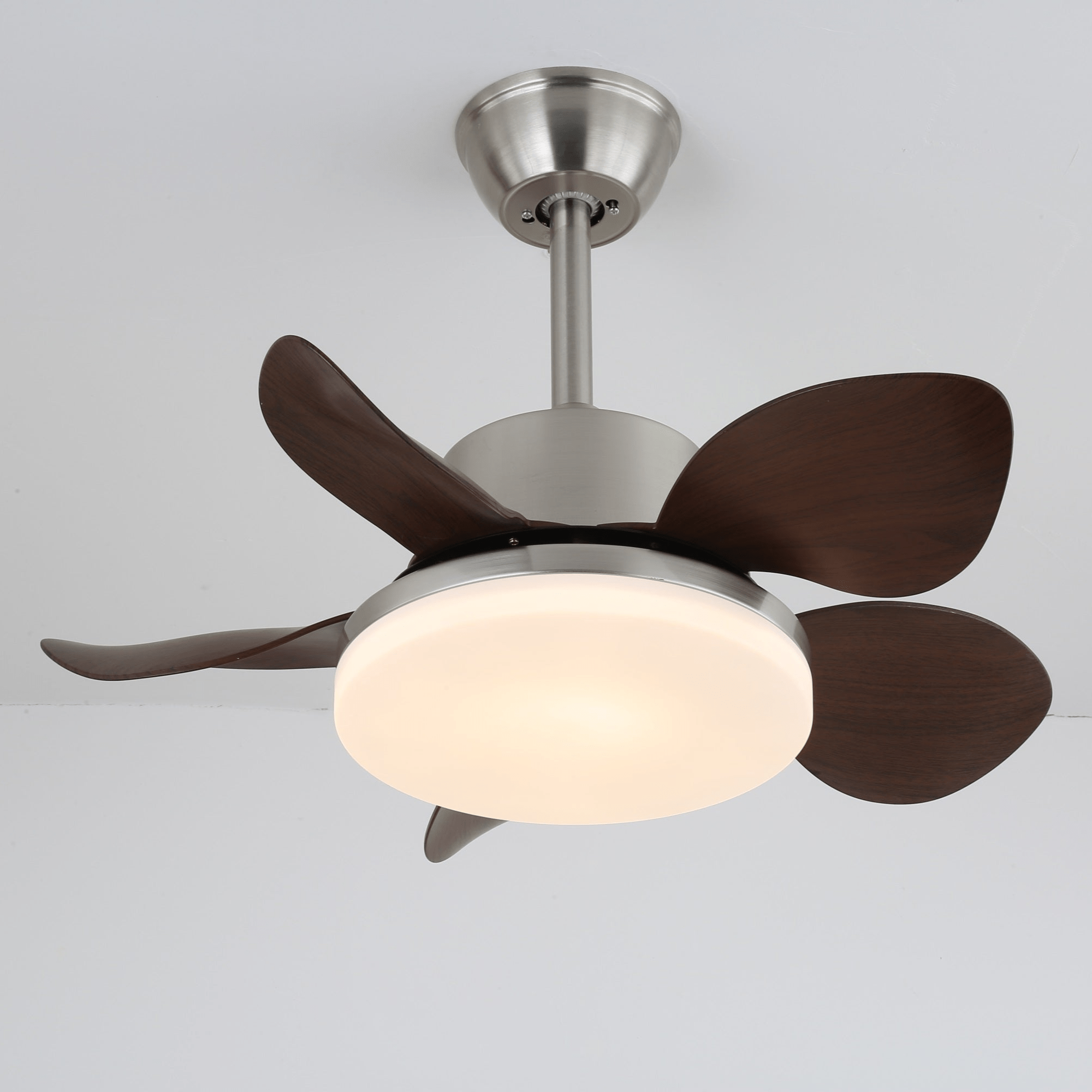 Plafonnier Ventilateur Alenya en bois monté au plafond