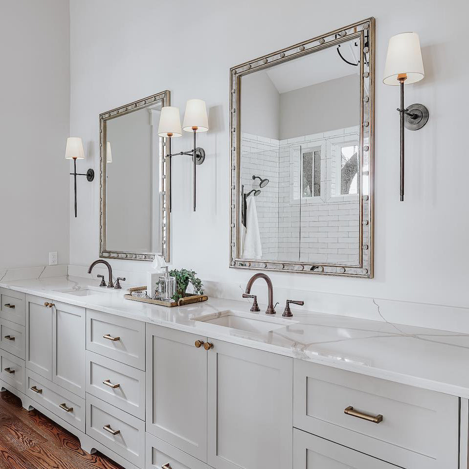 Theodore Applique Murale en Laiton et Tissu - Neutralighting