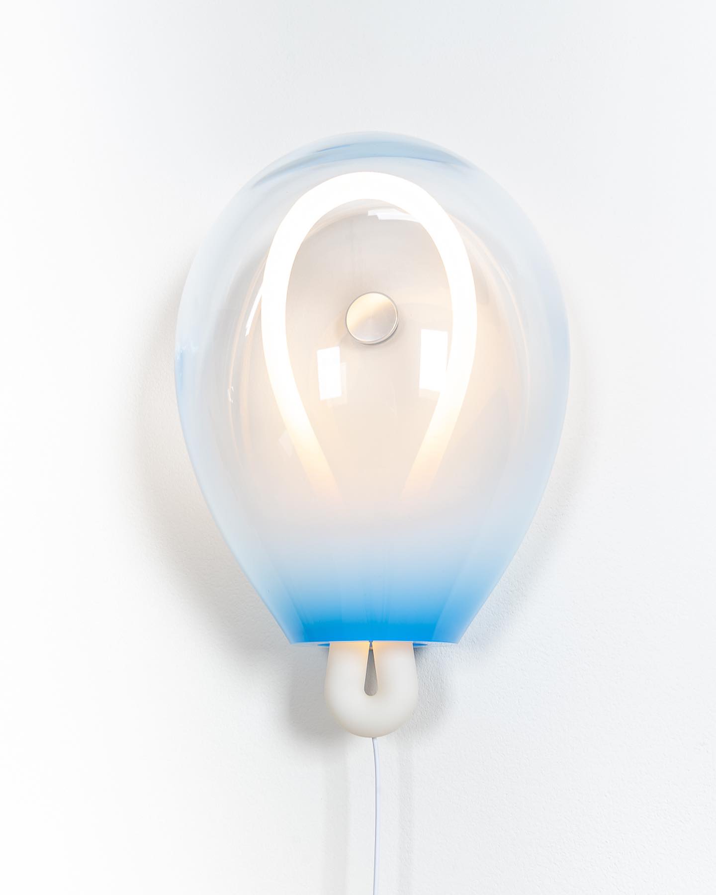 Lysolila Premium Nordic Art Glass Wall Light - Neutralighting