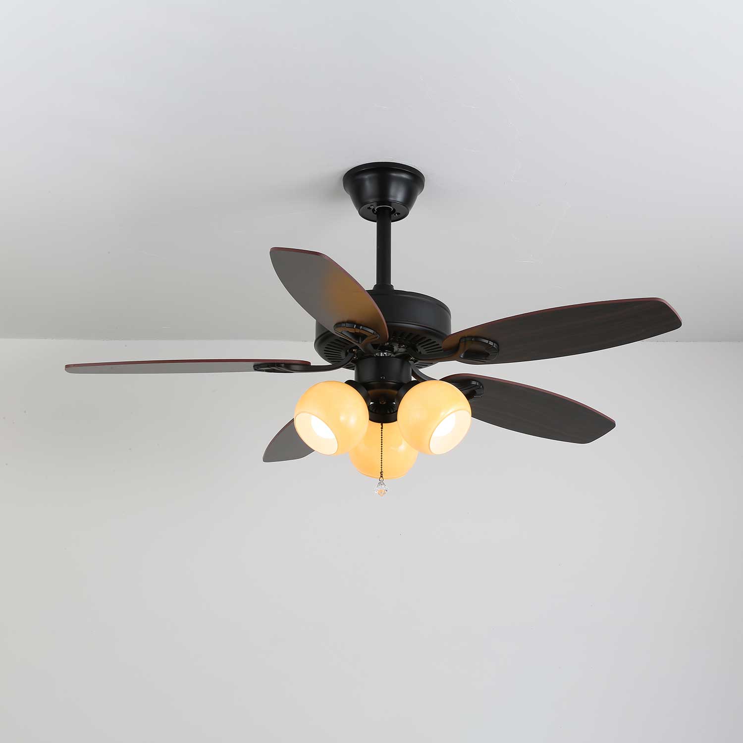 Plafonnier Ventilateur Calviera en Bois et Verre Vintage, finition noire
