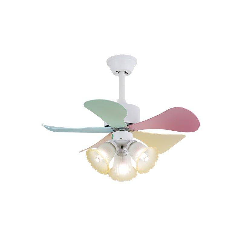 Vue détaillée du plafonnier ventilateur Liora en verre multicolore