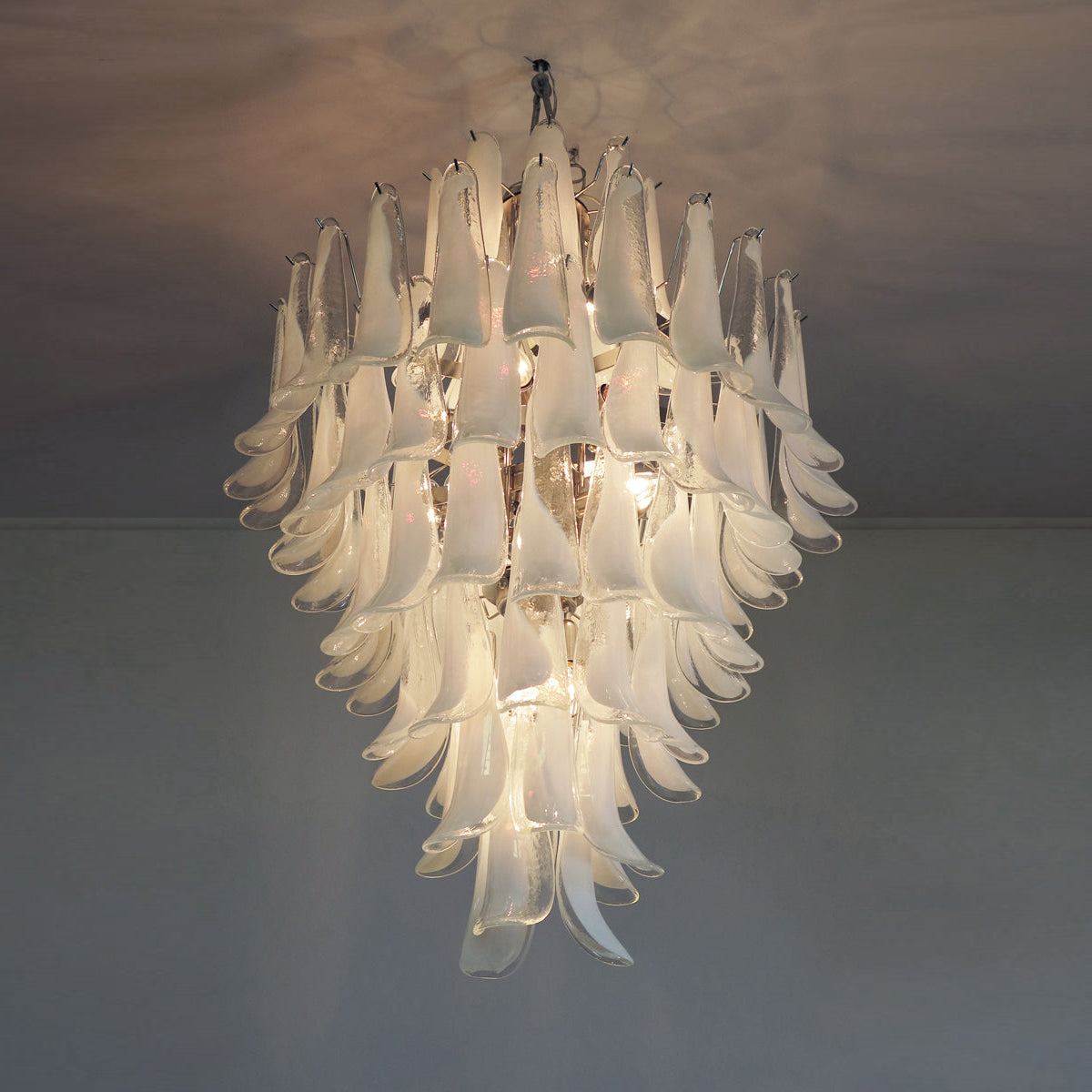 Zinc Lustre en Verre et Métal Postmoderne de Luxe en Forme de Pétale - Neutralighting