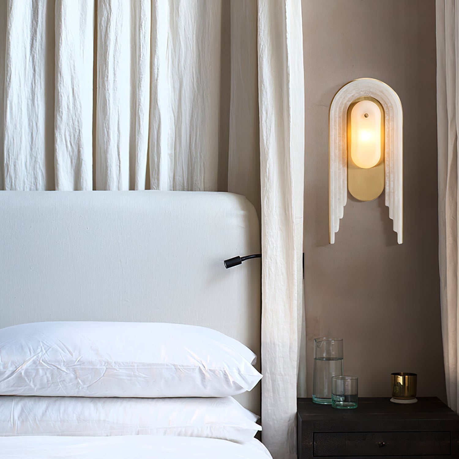 Sytalion Applique Murale Élégante en Albâtre en Arc - Neutralighting