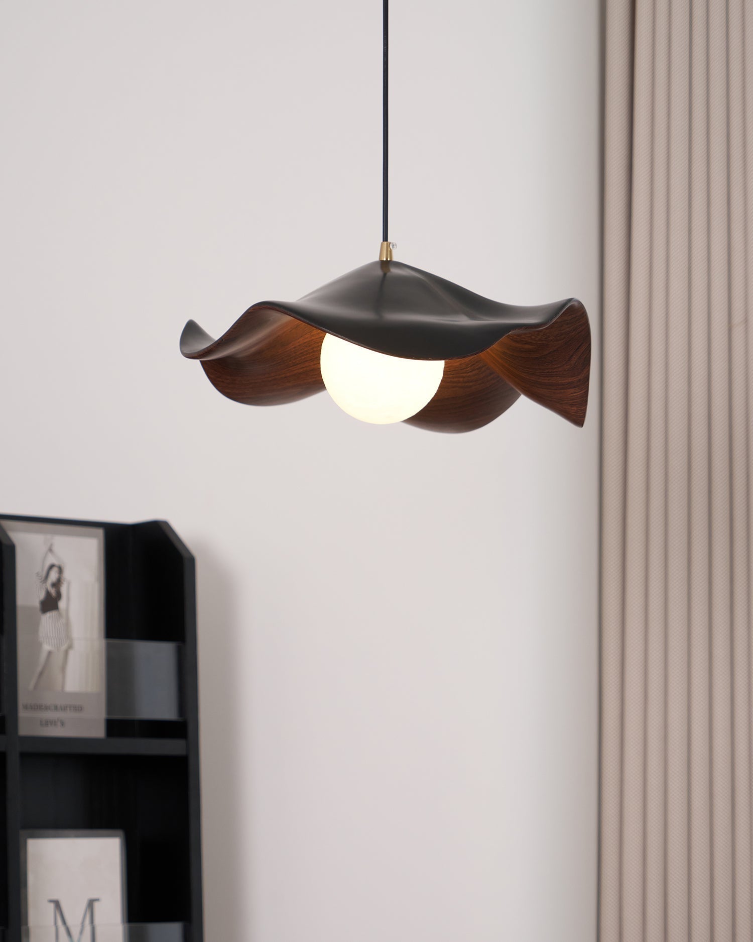 Brioce Suspension avec abat-jour en résine blanc et noyer pour salon et salle à manger - Neutralighting