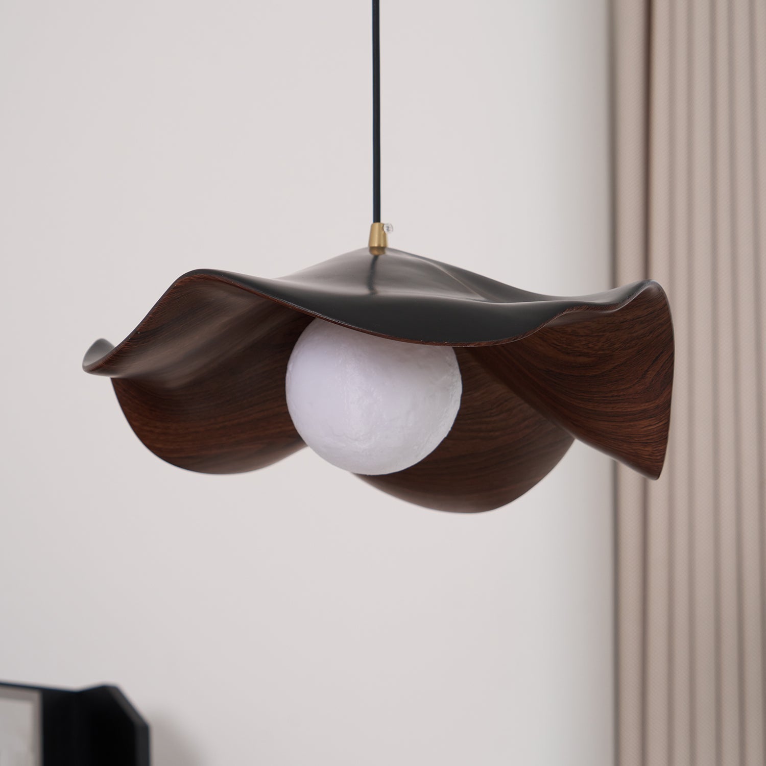 Brioce Suspension avec abat-jour en résine blanc et noyer pour salon et salle à manger - Neutralighting