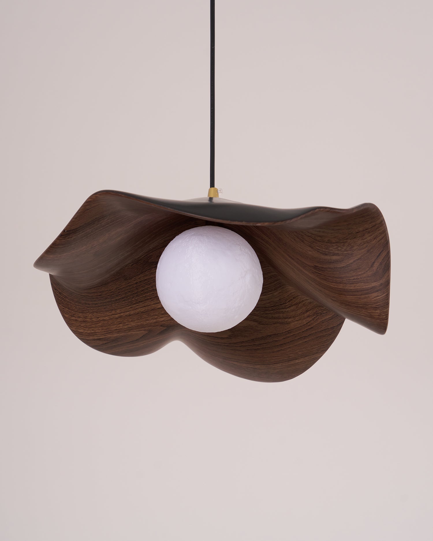 Brioce Suspension avec abat-jour en résine blanc et noyer pour salon et salle à manger - Neutralighting