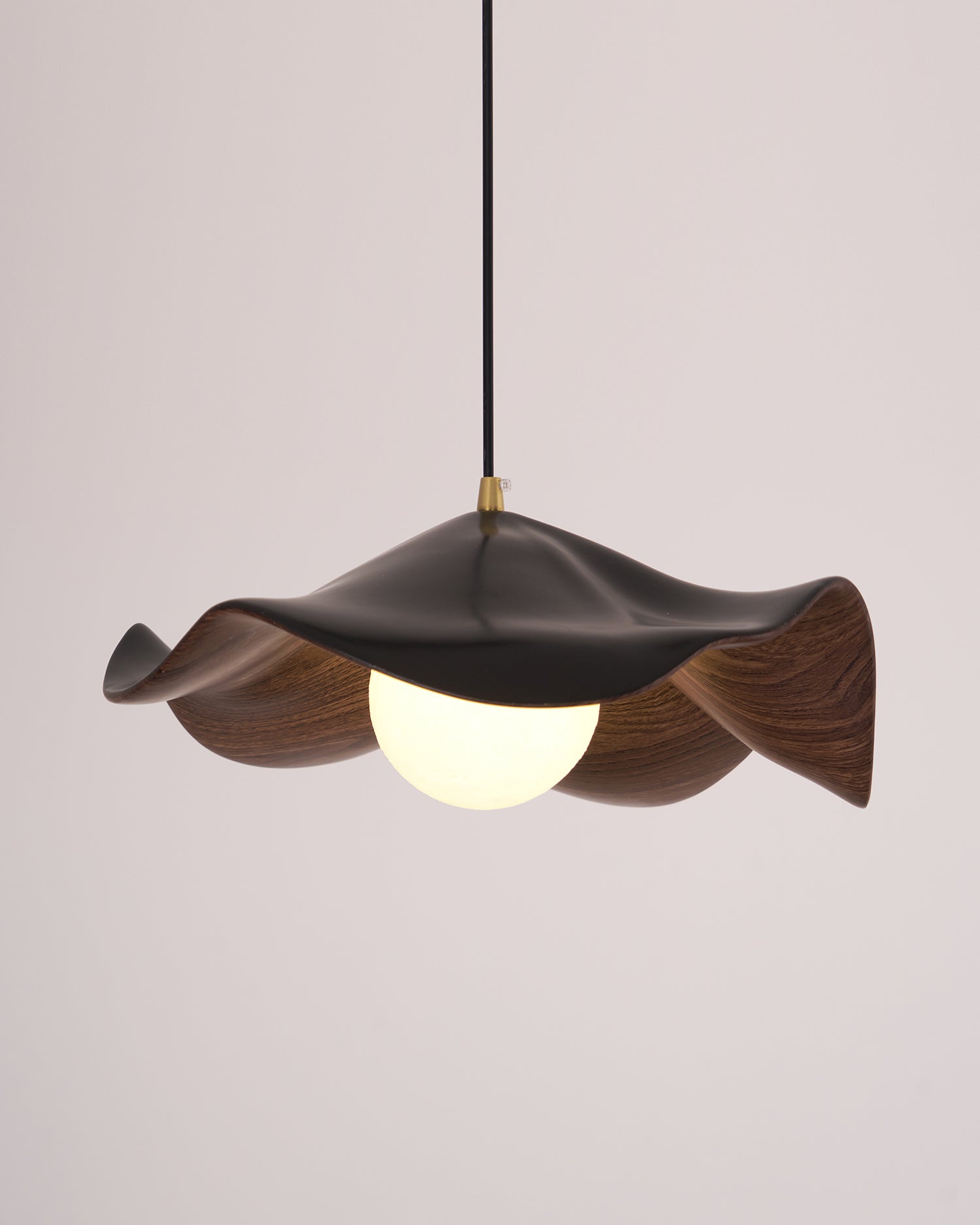 Brioce Suspension avec abat-jour en résine blanc et noyer pour salon et salle à manger - Neutralighting