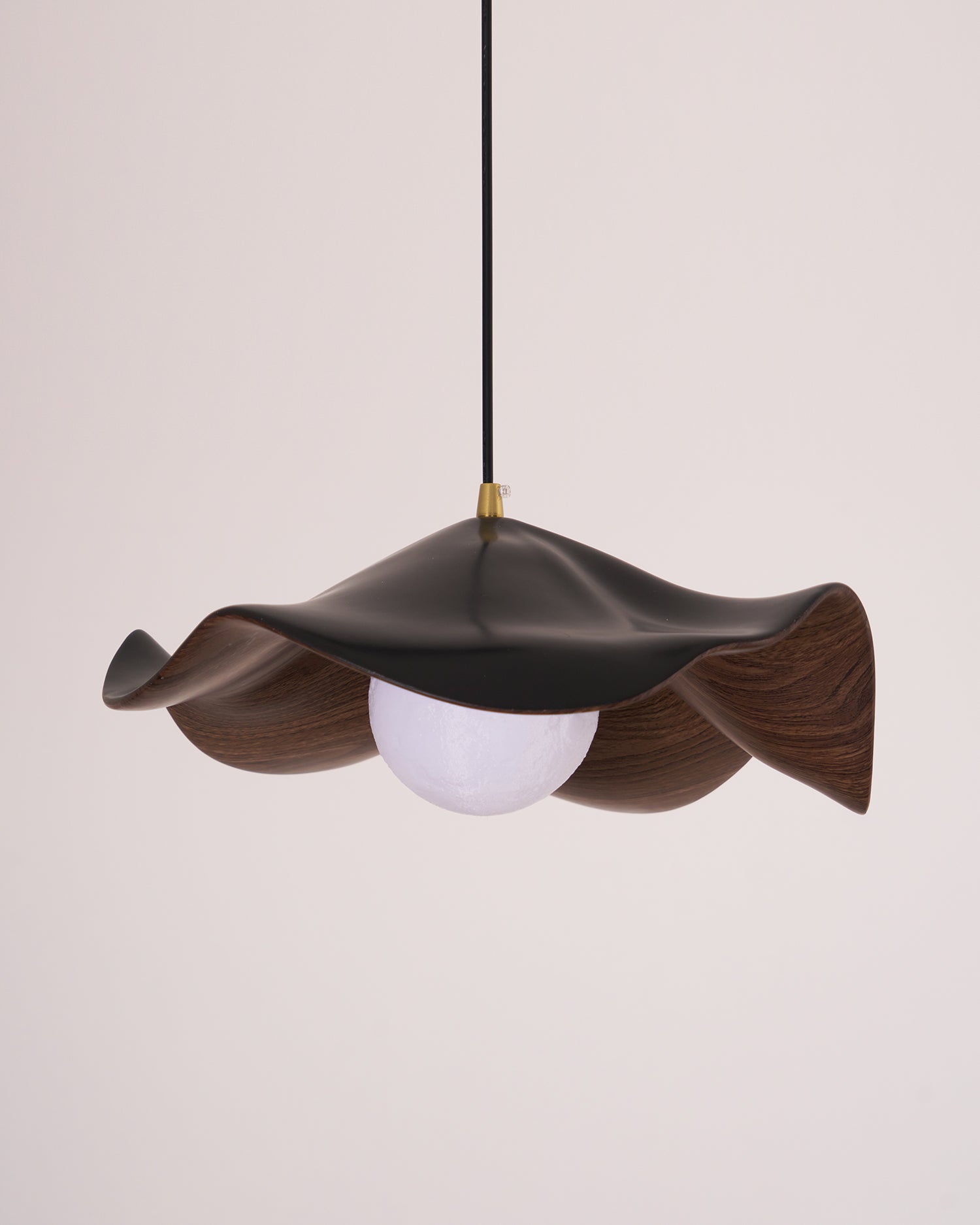 Brioce Suspension avec abat-jour en résine blanc et noyer pour salon et salle à manger - Neutralighting
