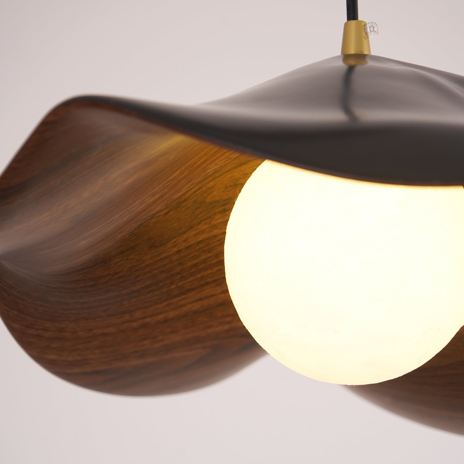 Brioce Suspension avec abat-jour en résine blanc et noyer pour salon et salle à manger - Neutralighting