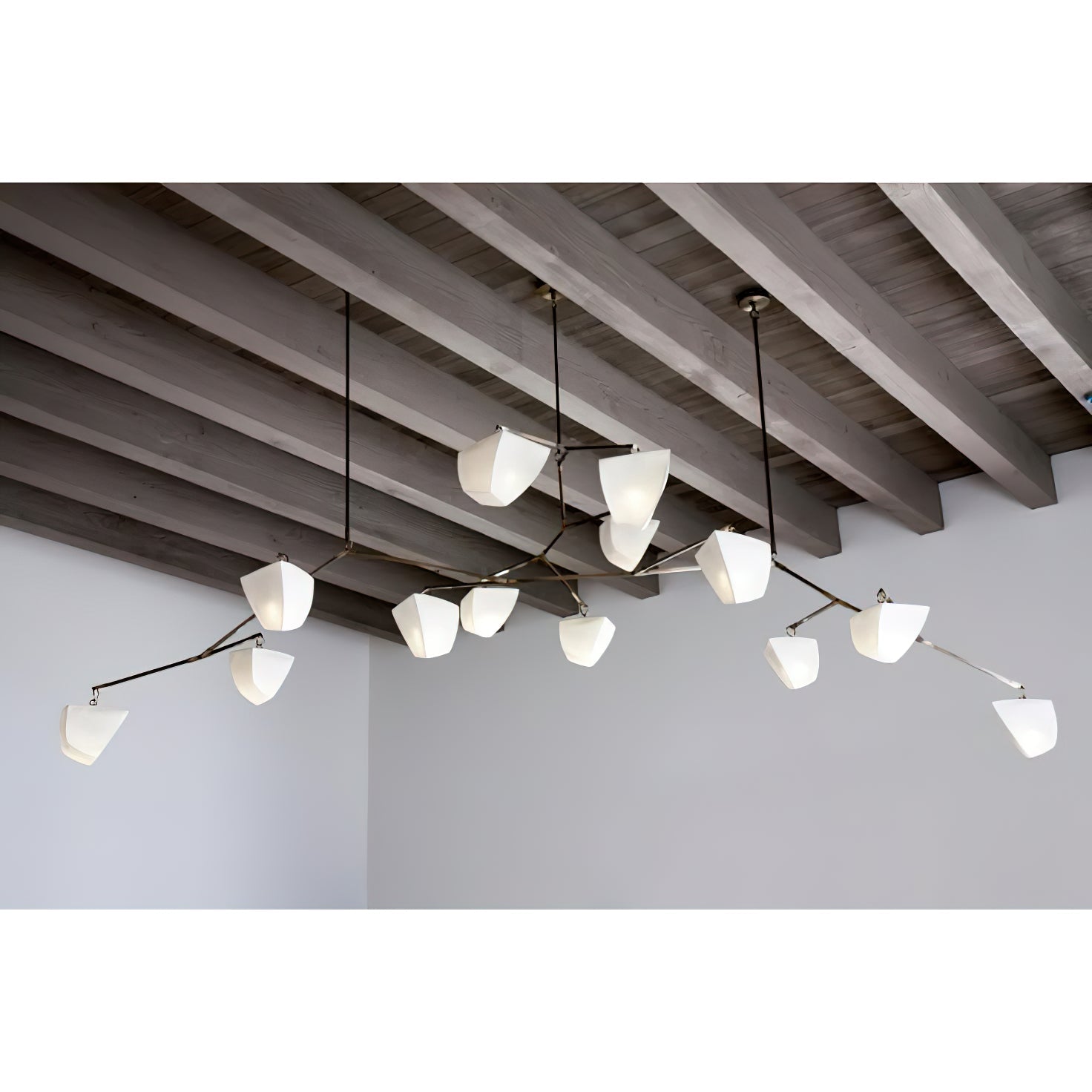 Iris Lustre en Laiton et Céramique à Créativité Individuelle Mobile - Neutralighting