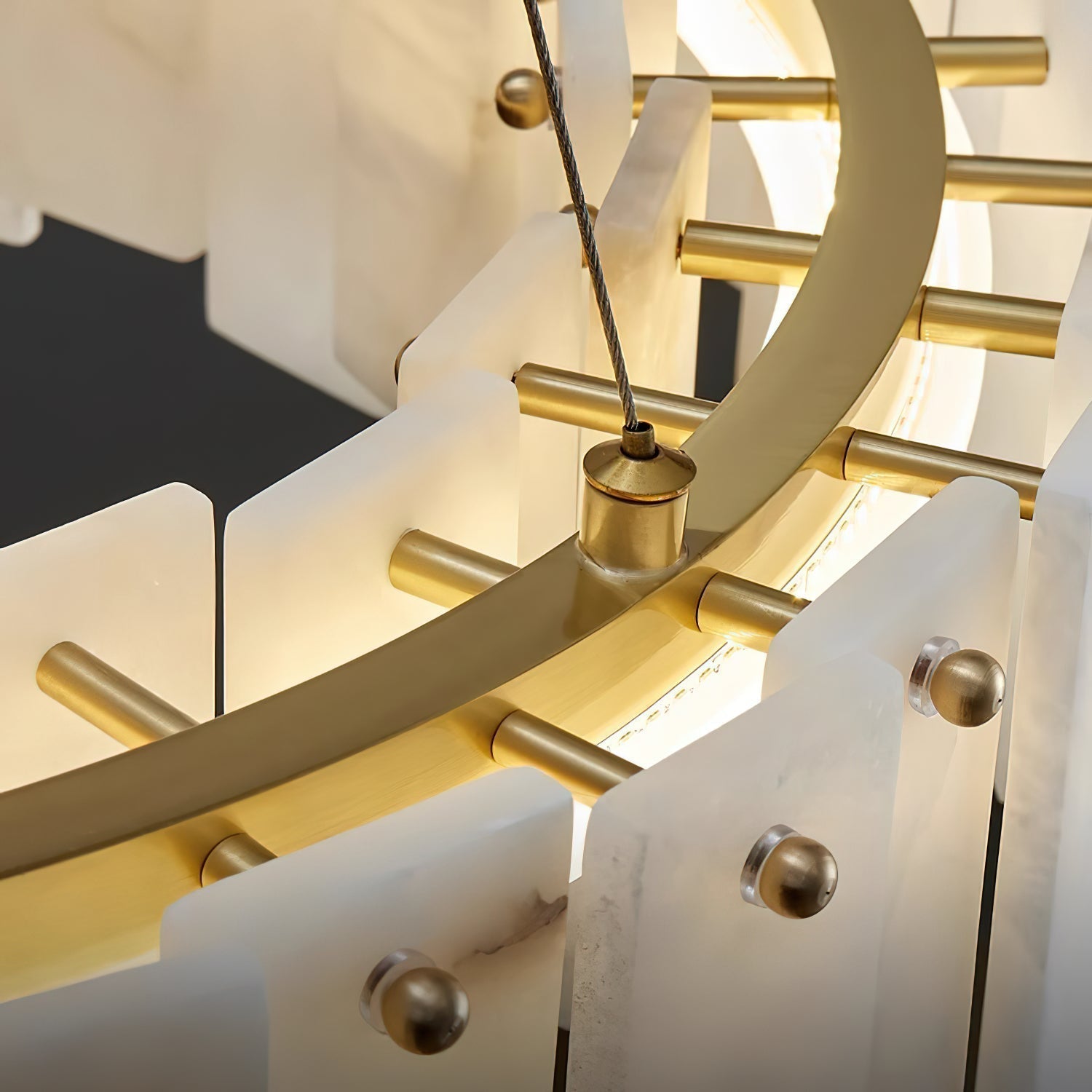 Aero Lustre Rond en Laiton et Albâtre de Luxe Postmoderne - Neutralighting