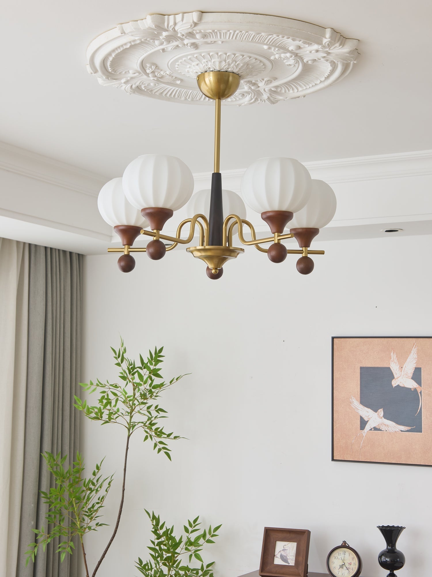 Anorionis Lustre Traditionnel Haut de Gamme en Bois - Neutralighting