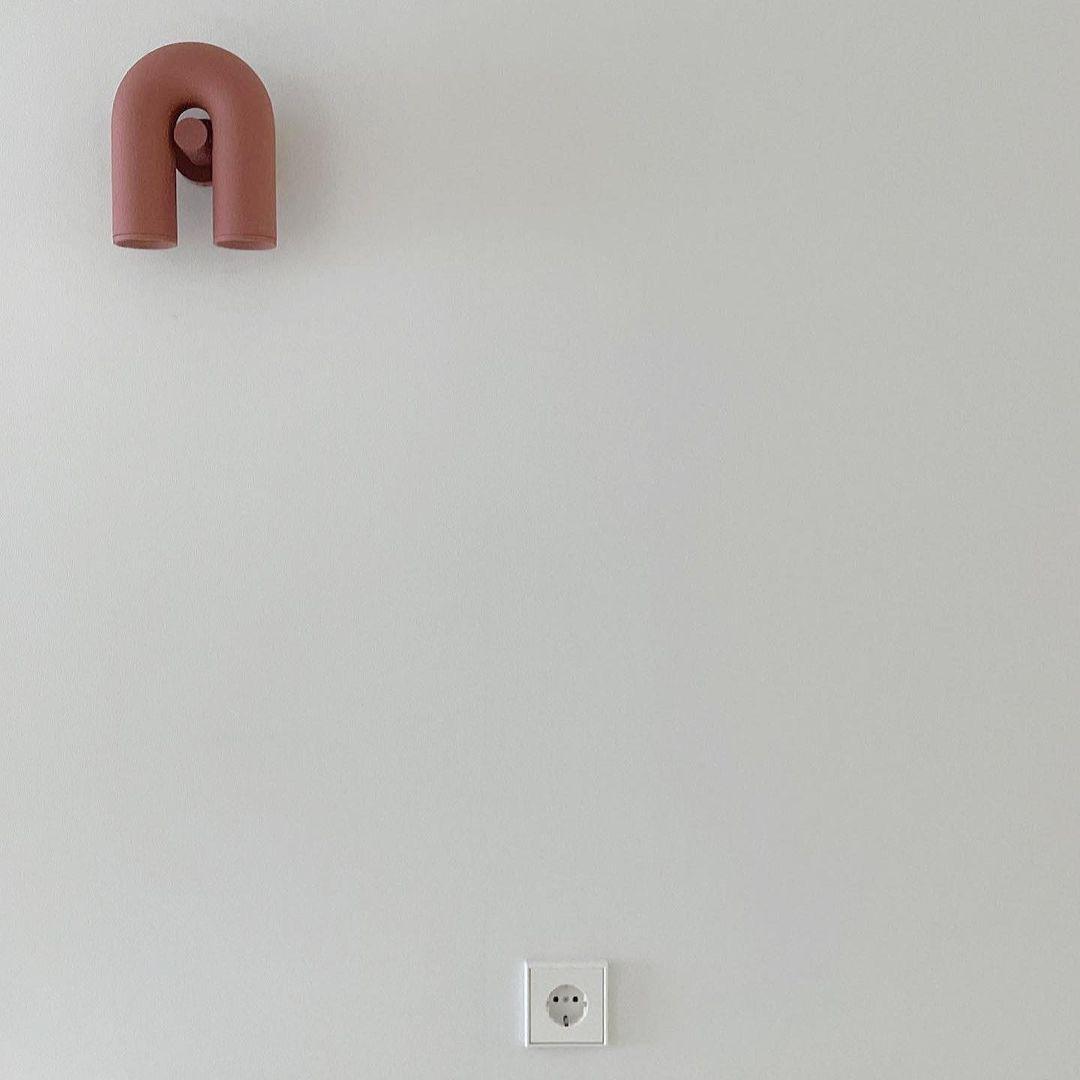 Vayla Arc Minimaliste LED Applique Murale Noir Rouge Bleu - Neutralighting