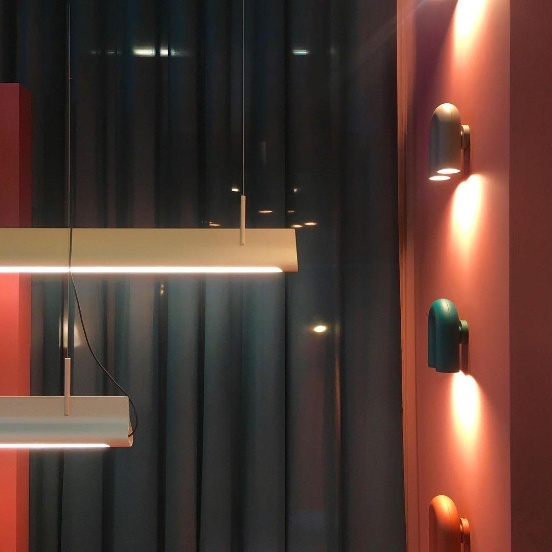 Vayla Arc Minimaliste LED Applique Murale Noir Rouge Bleu - Neutralighting