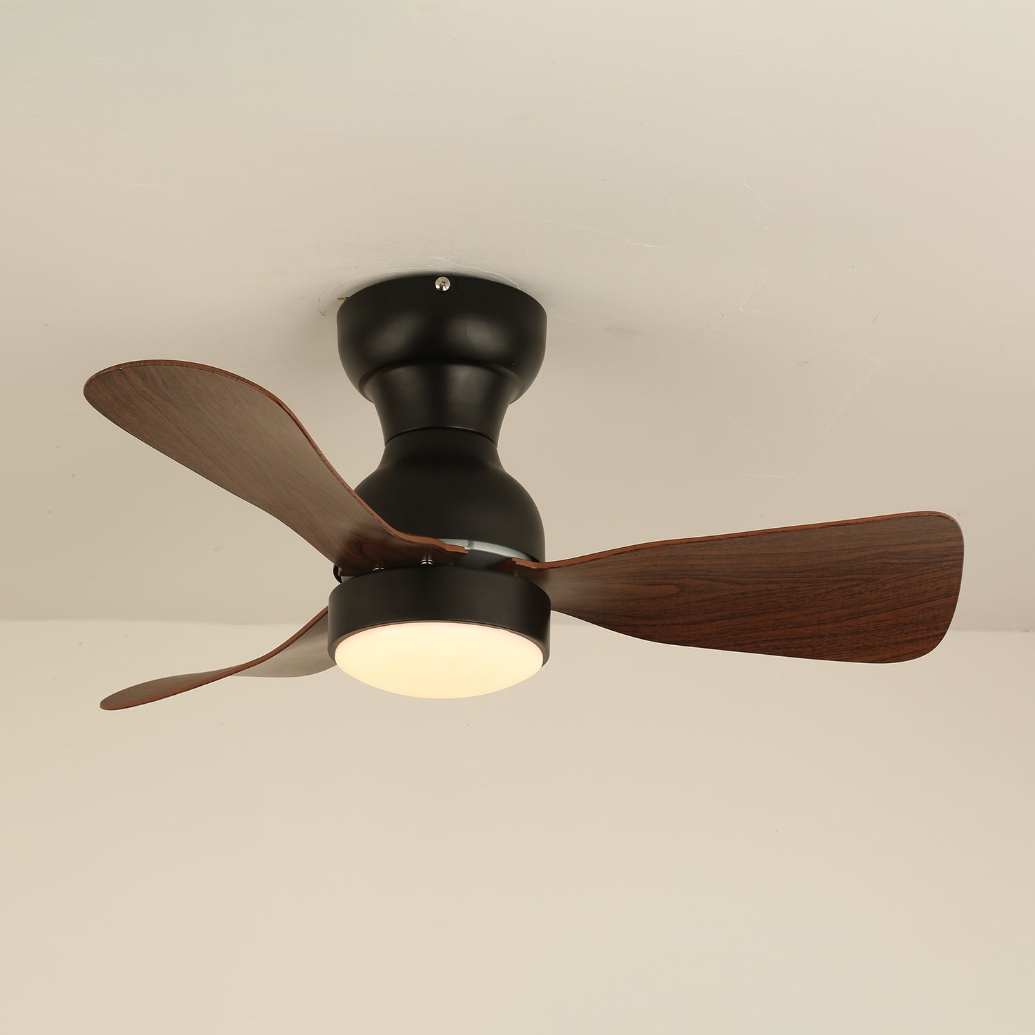 Ventilateur de plafond Aurdorus avec sa fonction de contrôle à 6 vitesses