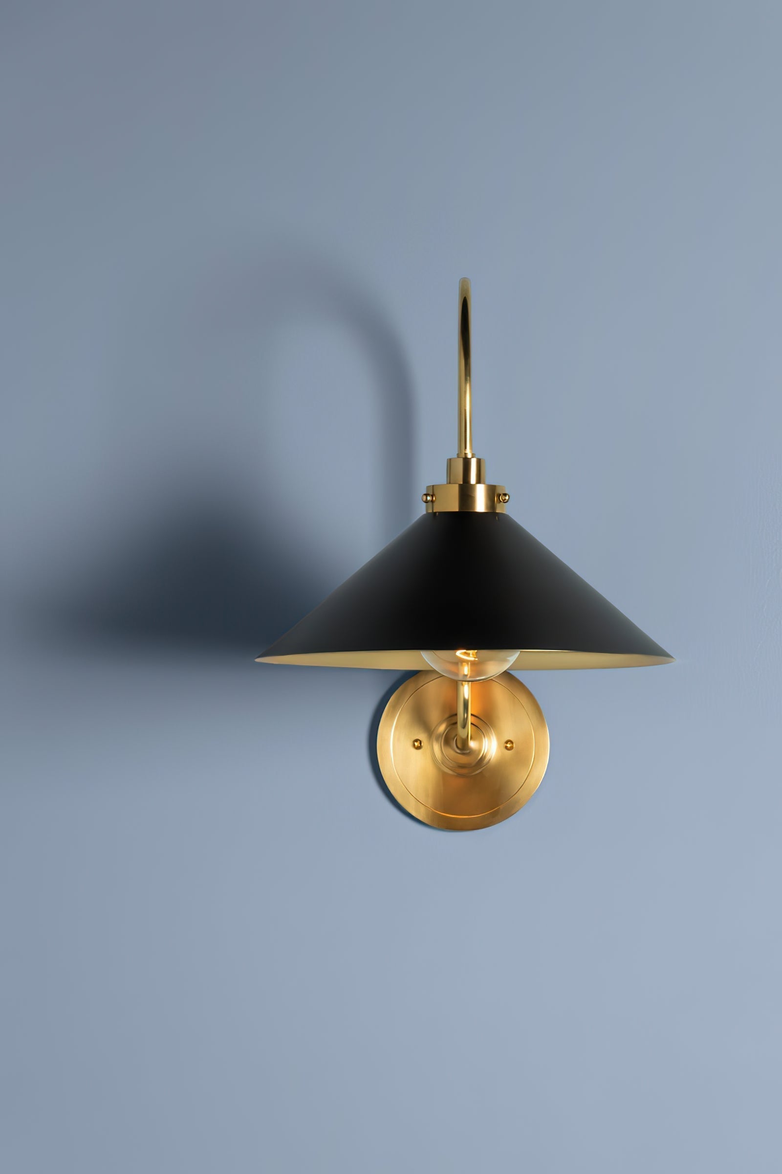 Drape Lampe Murale En Métal Laiton Minimaliste Moderne - Neutralighting
