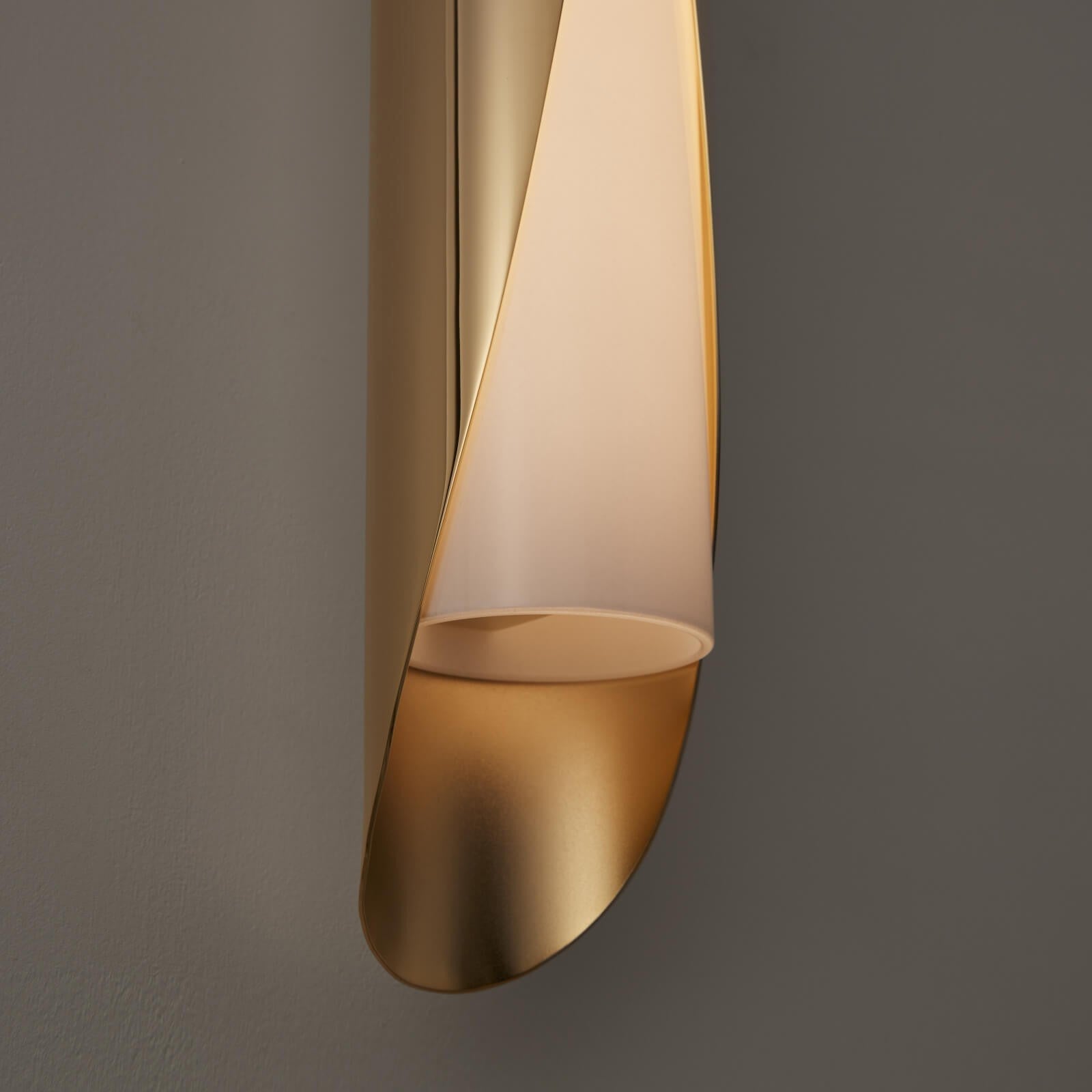 Jolt Lampe Murale En Métal Cuivre Et Acrylique Minimaliste Moderne - Neutralighting