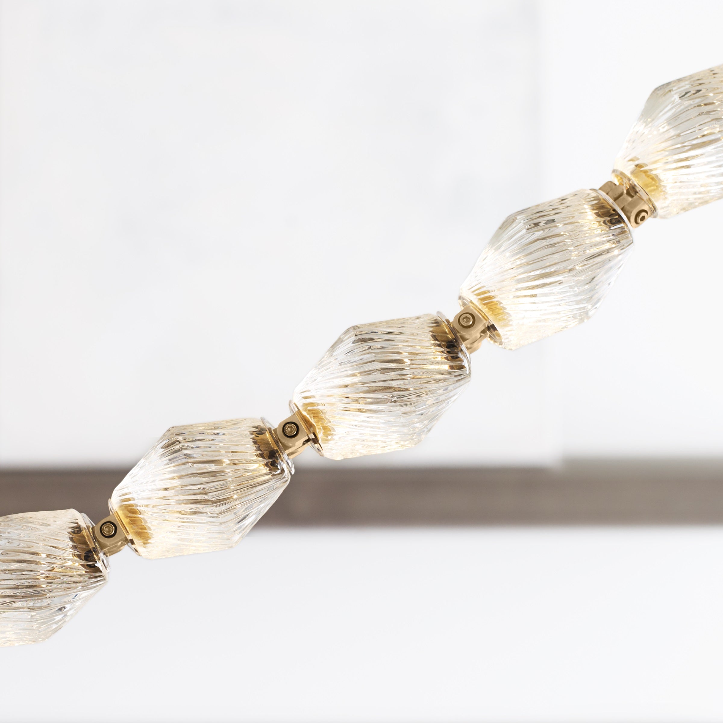 Karma Chandelier Métal Verre Minimaliste Moderne - Neutralighting